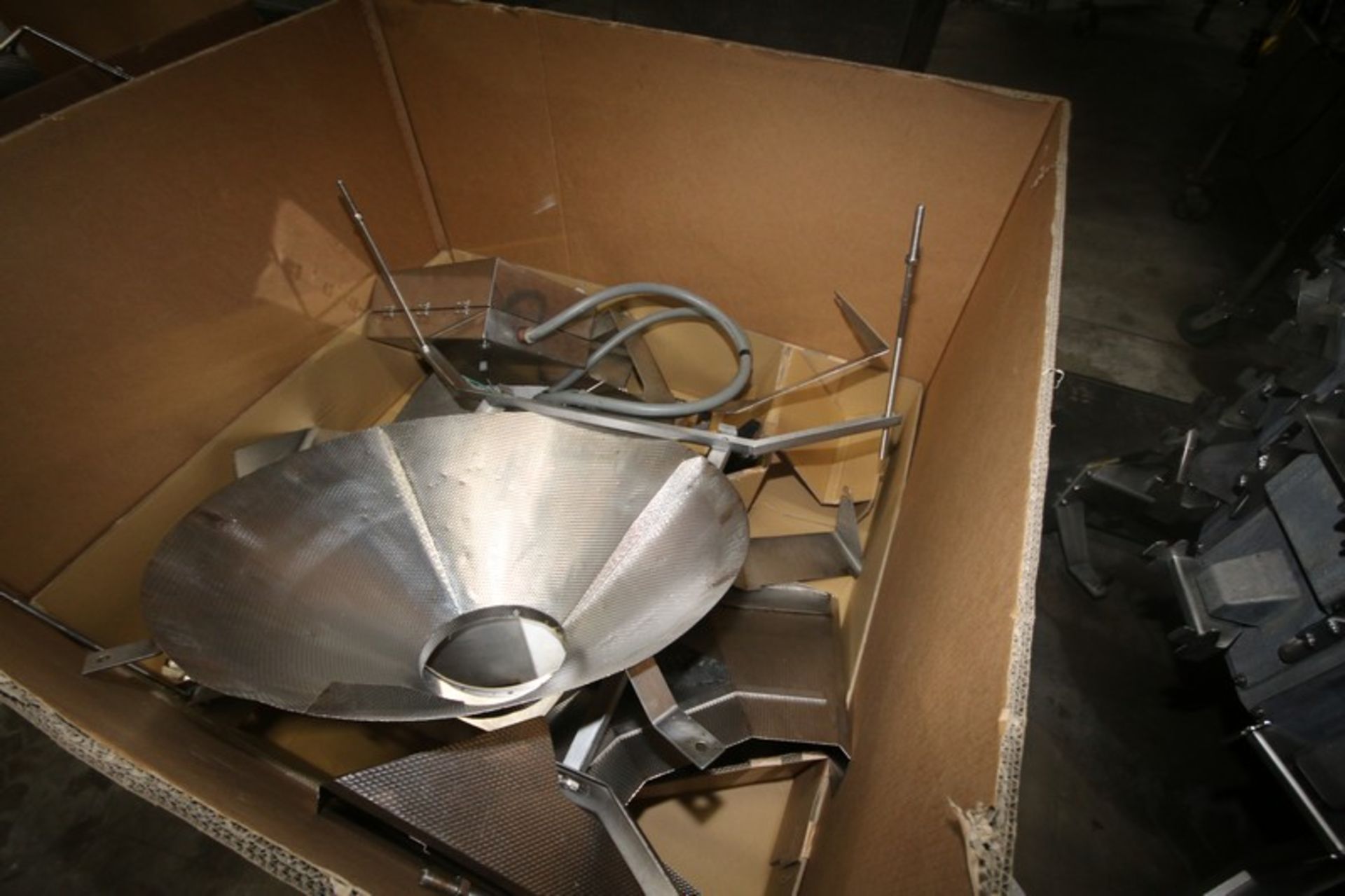 Ishida 14-Head Rotary Combination Weigh Scale, M/N CCW-Z-2T4W-5/50-WP, with S/S Chutes & Buckets, - Image 8 of 12