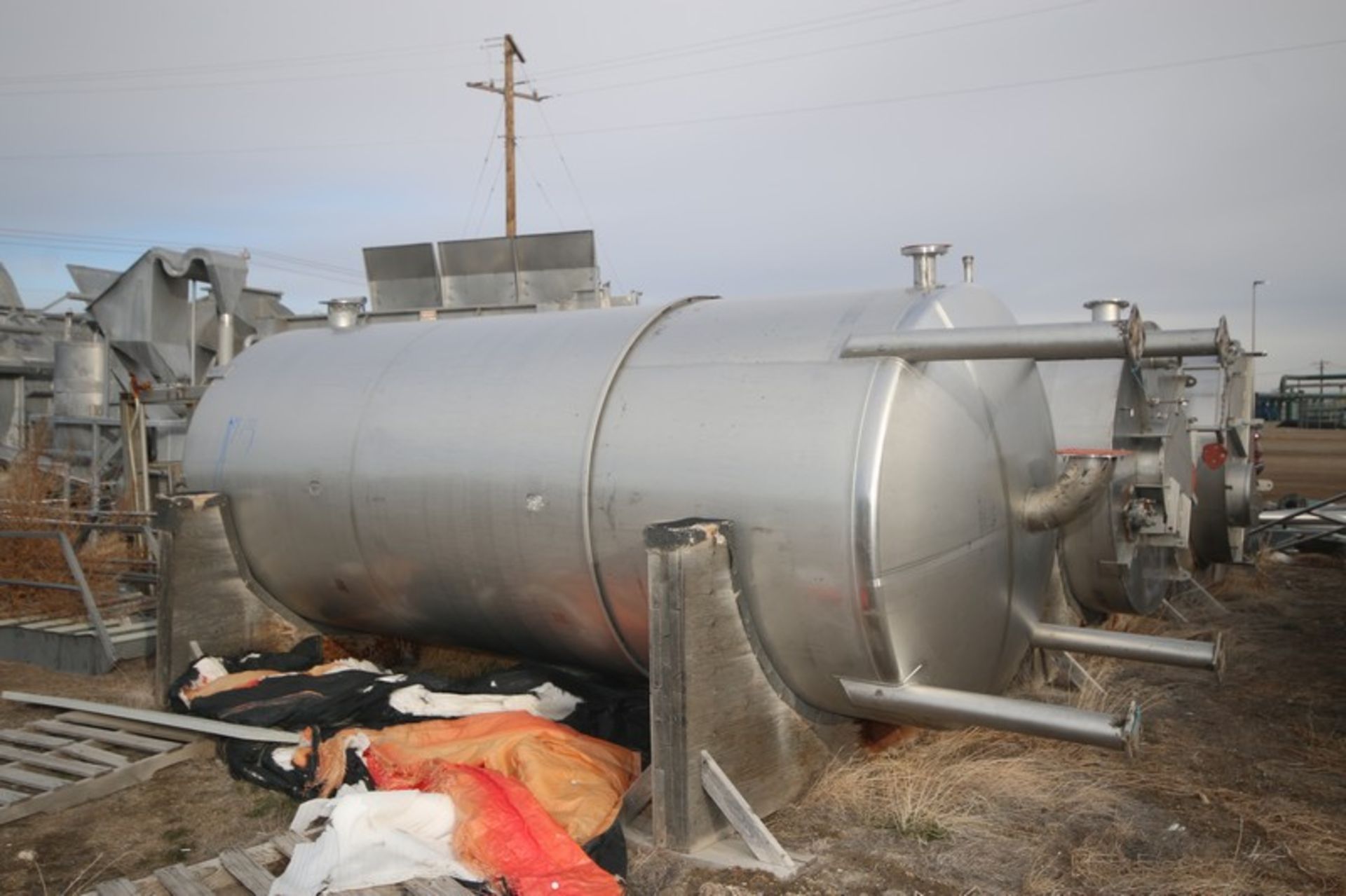 Aprox. 2,500 Gal. S/S Vertical Waste Water Treatment Tank, Tank Dims.: Aprox. 172" L x 70" Dia.,