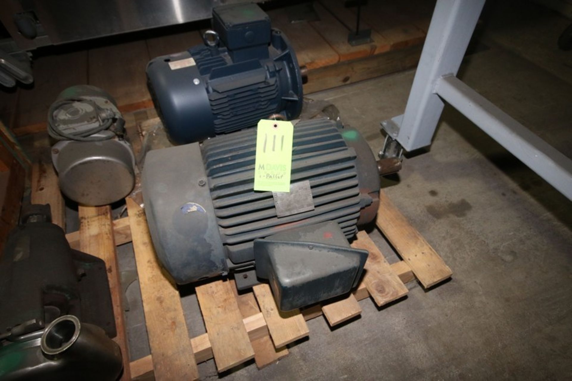 Pallet of Motors, Includes Marathon 15 hp Motor, Leesson 20 hp Motor, with (1) Shaker Deck - Image 4 of 6