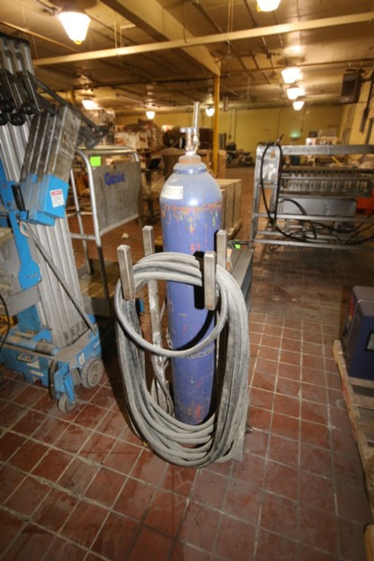 Miller Welder, M/N MillerMatic 200, CV/DC Welding Power Source, with Vertical Cylinder, Mounted on - Image 5 of 8