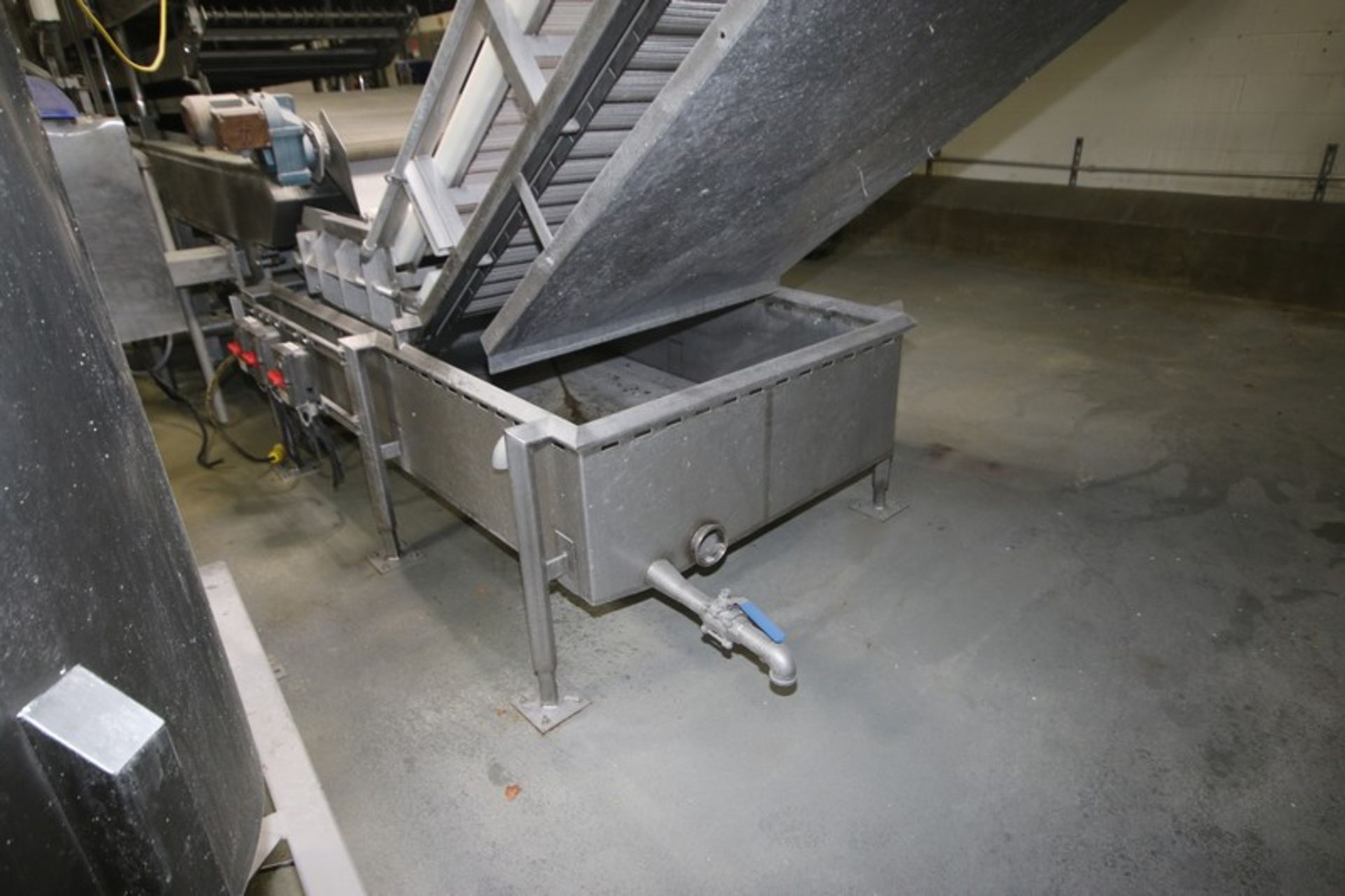 S/S Incline Bucket Draining Conveyor, with Aprox. 32-1/2" L x 1-1/4" Deep Buckets, with Draining - Image 4 of 11