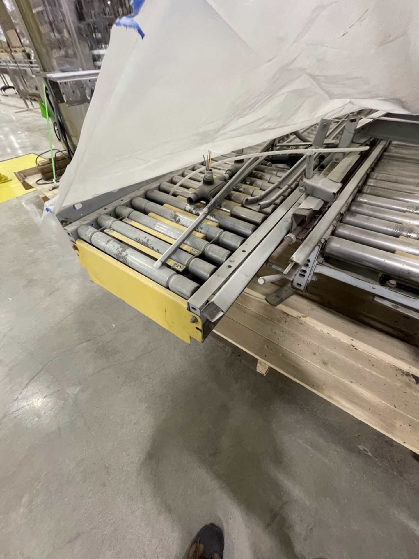 (3) HYTROL ROLLER CASE CONVEYORS APPX 121” L x 21” W - Image 8 of 8