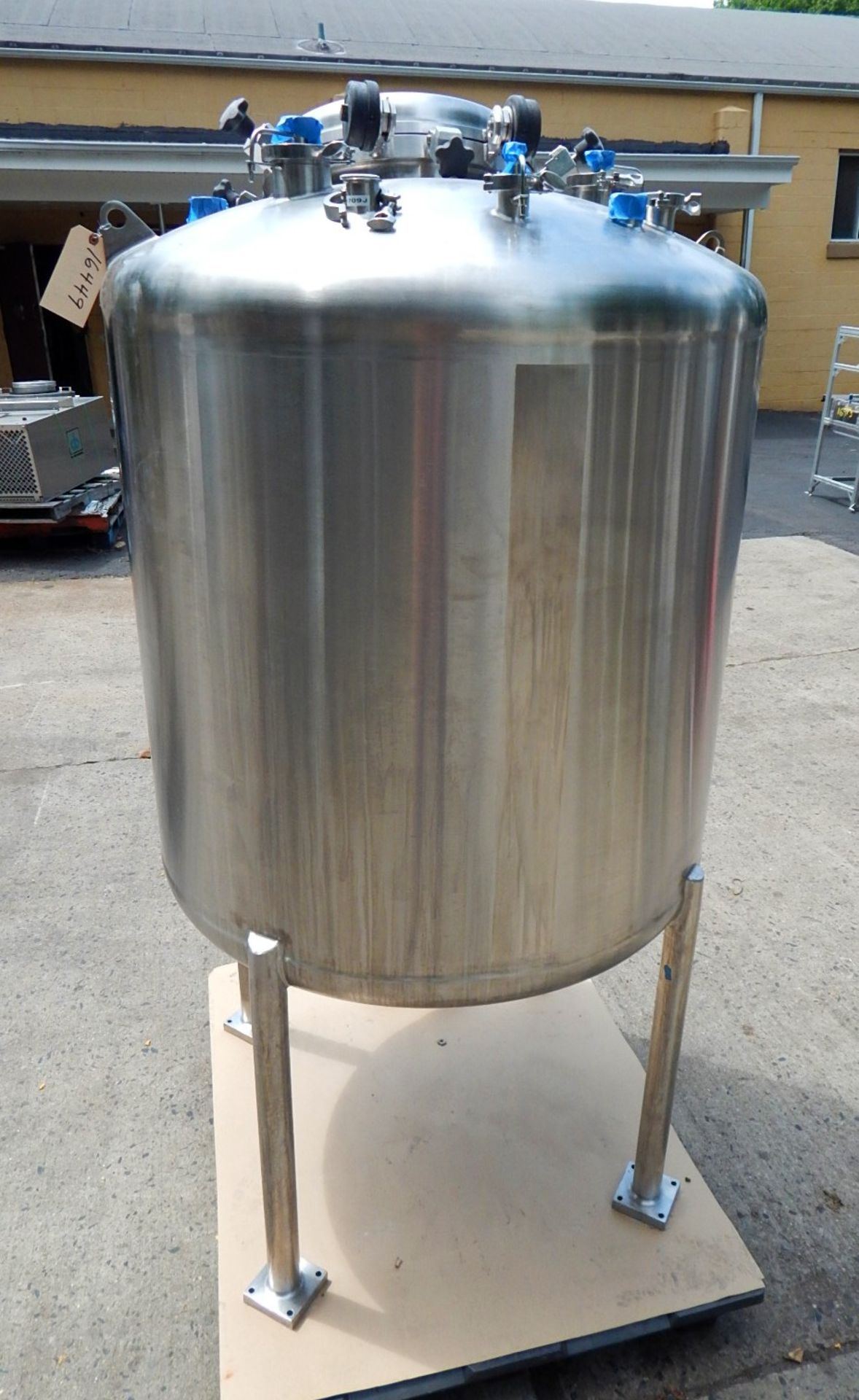 250 GALLON PHARMACEUTICAL GRADE 316 L STAINLESS STEEL PROCESS TANK BY T & C STAINLESS - Image 3 of 8