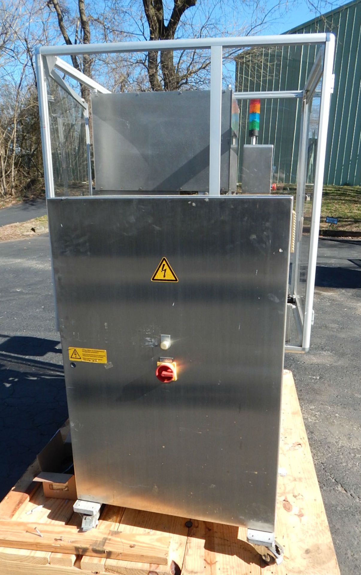 FULLY AUTOMATIC SINGLE STATION CAPPER BY GRONINGER - Image 4 of 11