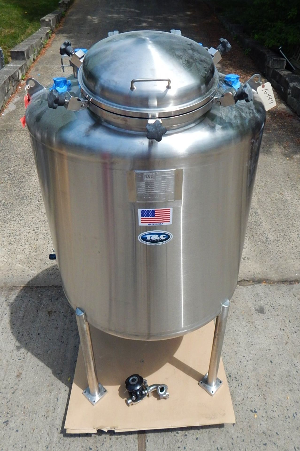 250 GALLON PHARMACEUTICAL GRADE 316 L STAINLESS STEEL PROCESS TANK BY T & C STAINLESS