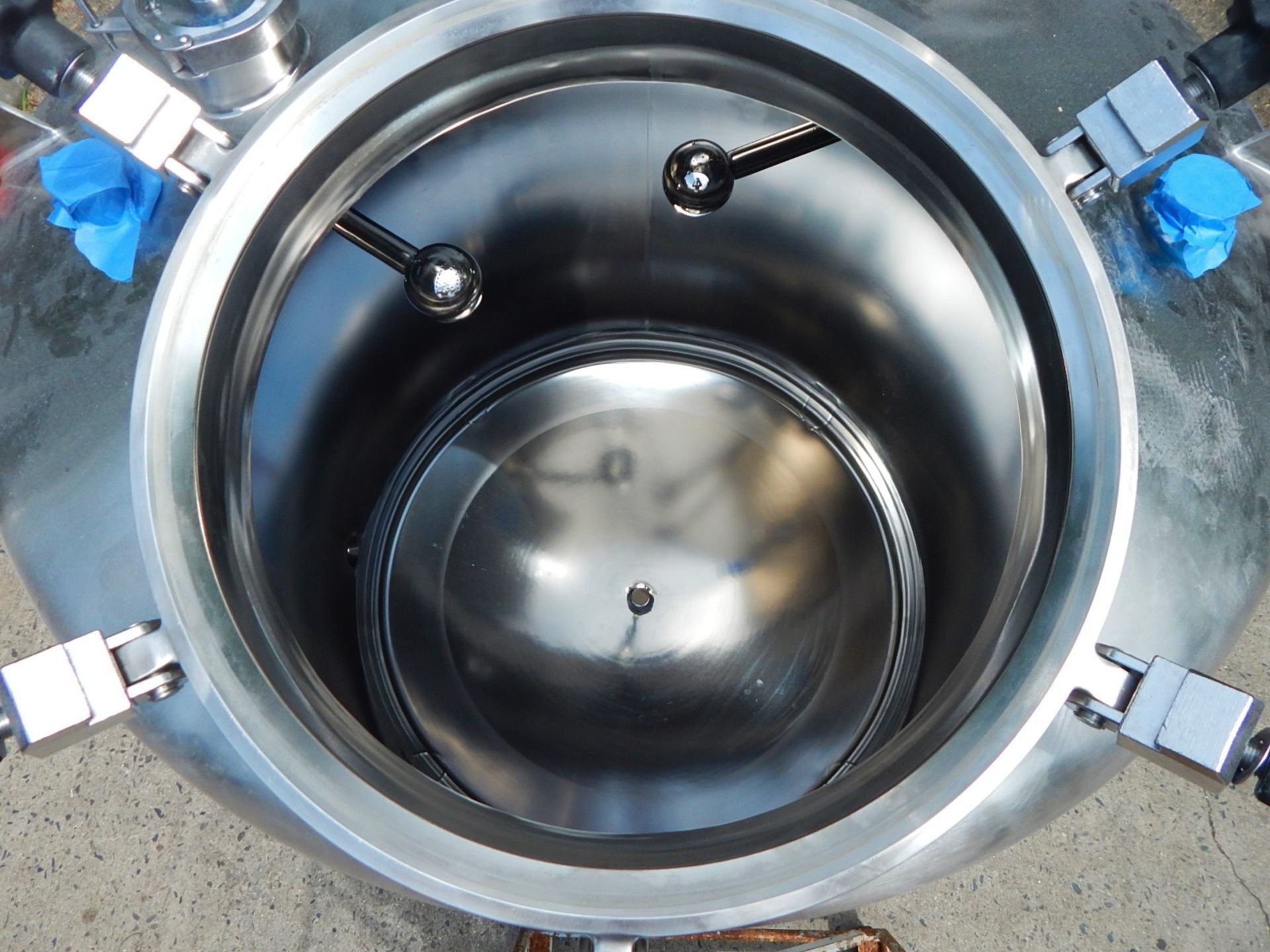 250 GALLON PHARMACEUTICAL GRADE 316 L STAINLESS STEEL PROCESS TANK BY T & C STAINLESS - Image 6 of 8