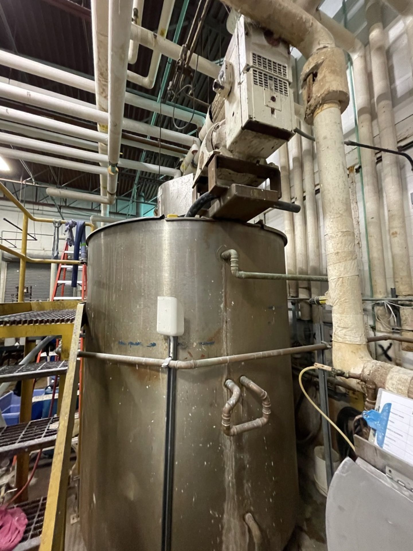 LEE 1,500 GALLON S/S FULLY-JACKETED KETTLE WITH TOP-MOUNT DUAL-MOTION AGITATION, SWEEP SCRAPE AND - Image 9 of 26