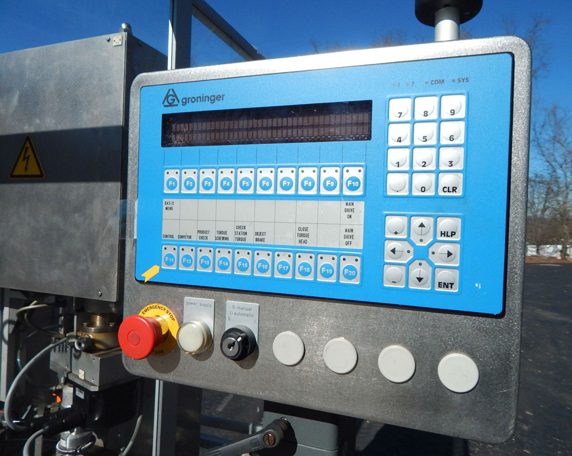 FULLY AUTOMATIC SINGLE STATION CAPPER BY GRONINGER - Image 9 of 11