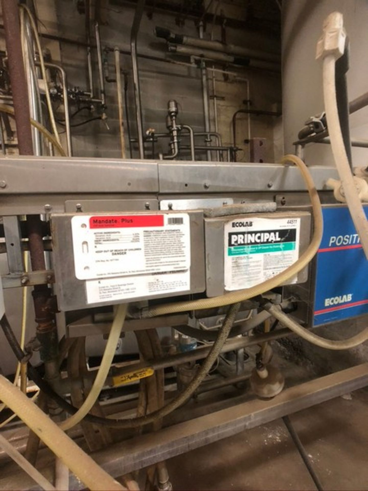 SANITATION AND CHEMICAL DOSING SYSTEM MOUNTED ON S/S RACK WITH ECOLAB POSITRONIC IV AND PROMINENT - Image 8 of 9