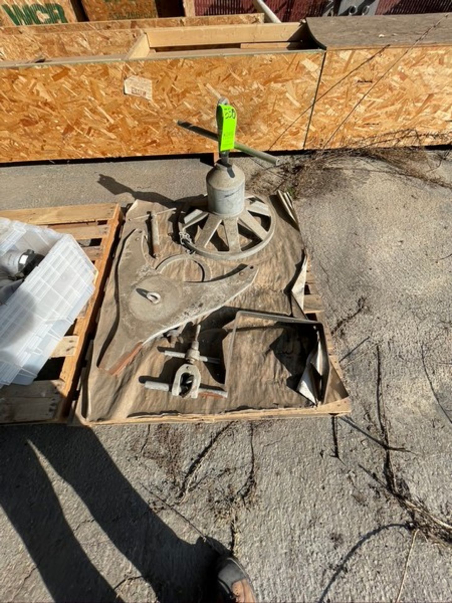 ASSORTED SEPARATOR TOOLING (BELIEVED TO BE FOR MSD 300) (RIGGING, SITE MANAGEMENT AND LOADING FEE $ - Image 2 of 2