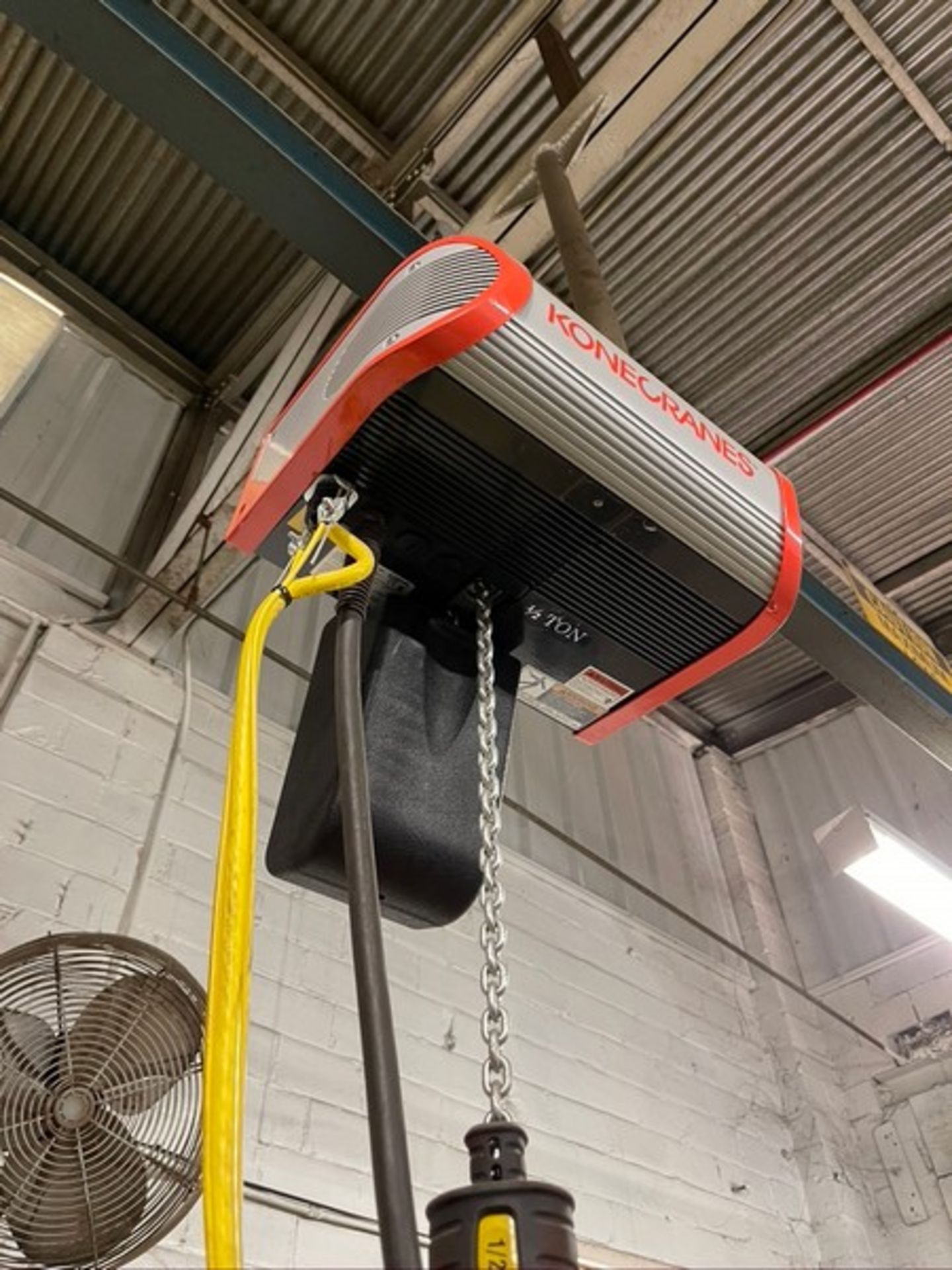 KONECRANES 0.5 TON HOIST (RIGGING, SITE MANAGEMENT AND LOADING FEE $45.00) (DOES NOT INCLUDE - Image 3 of 5