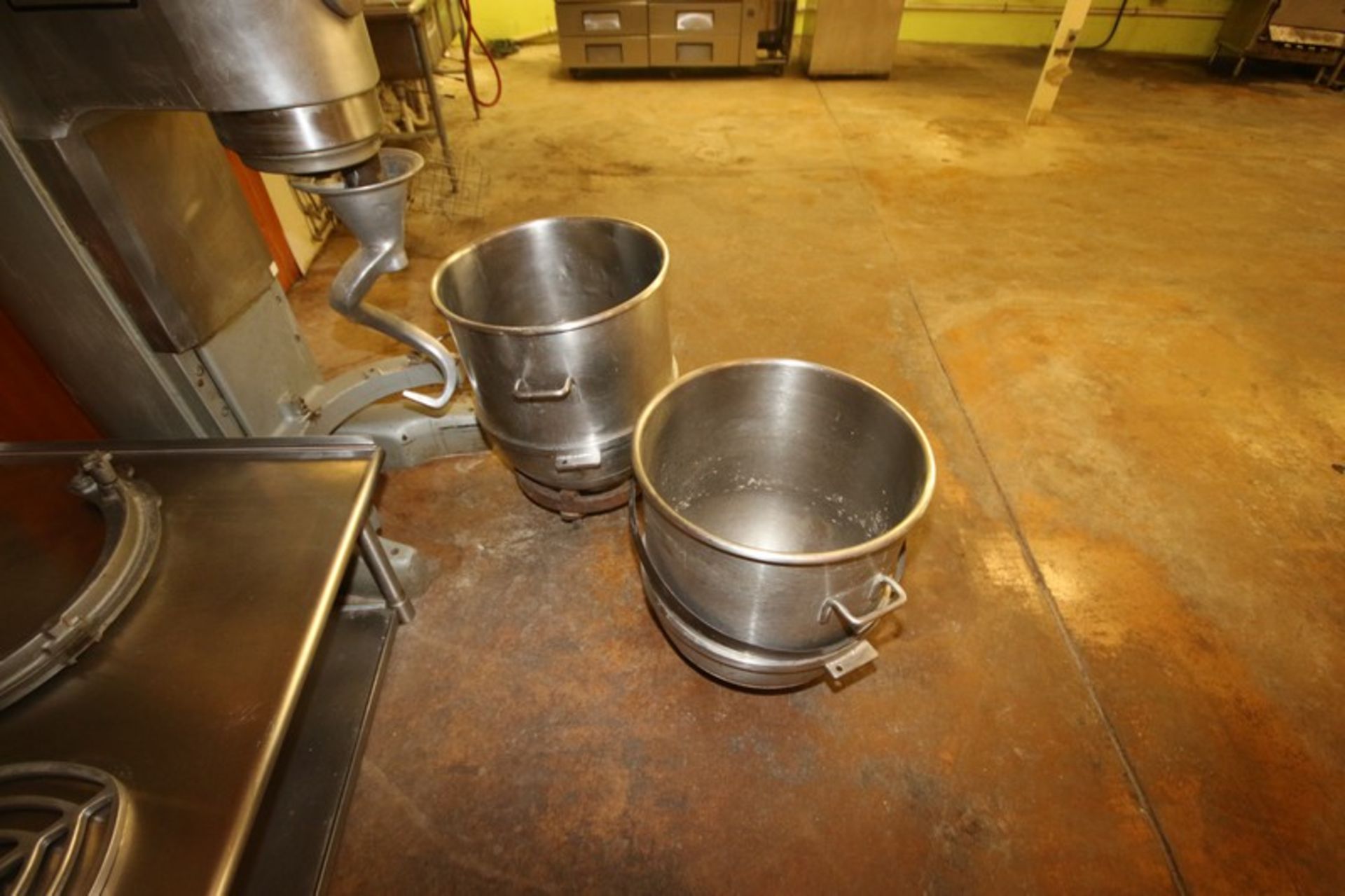 Hobart Commercial Mixer, M/N M-802U, S/N 11-398-294, with 3 hp Motor, with S/S Mixing Bowl & Bowl - Image 3 of 9