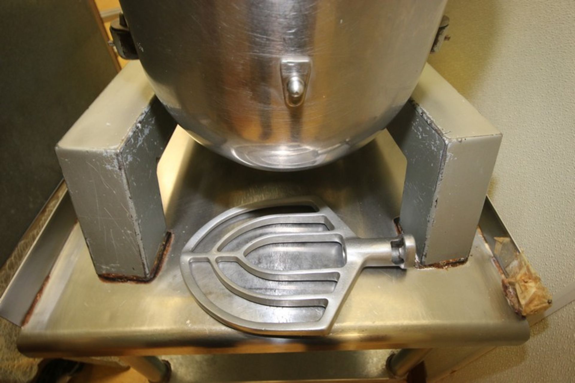 Hobart Mixer, M/N A300F, S/N 11-306-736, 115 Volts, 1 Phase, with S/S Mixing Bowl, S/S Whip & Flat - Image 4 of 7