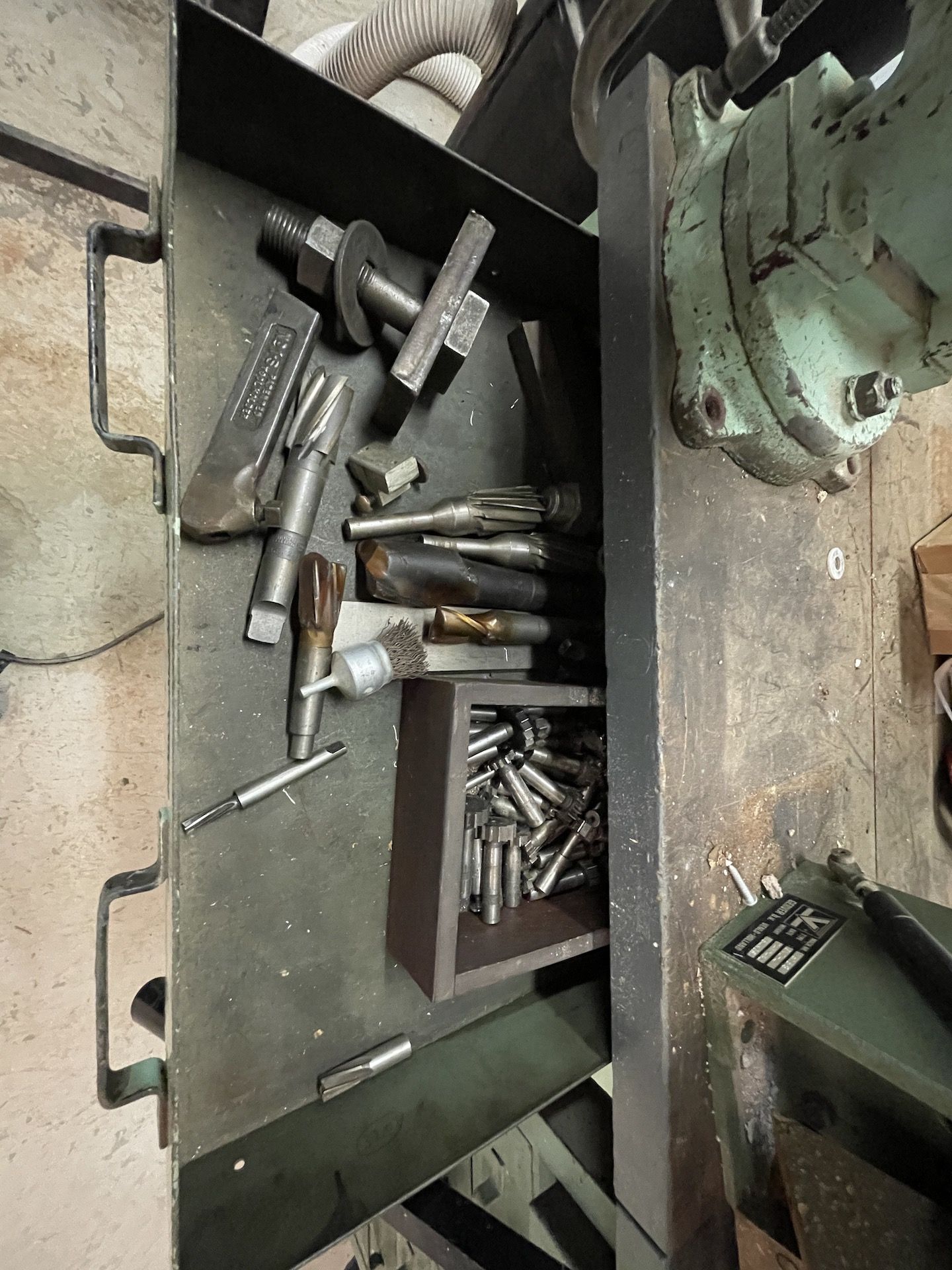 (2) TOOL CHESTS, INCLUDES CONTENTS (Non-Negotiable Rigging, Packaging and Loading Fee: $50) - Image 8 of 22