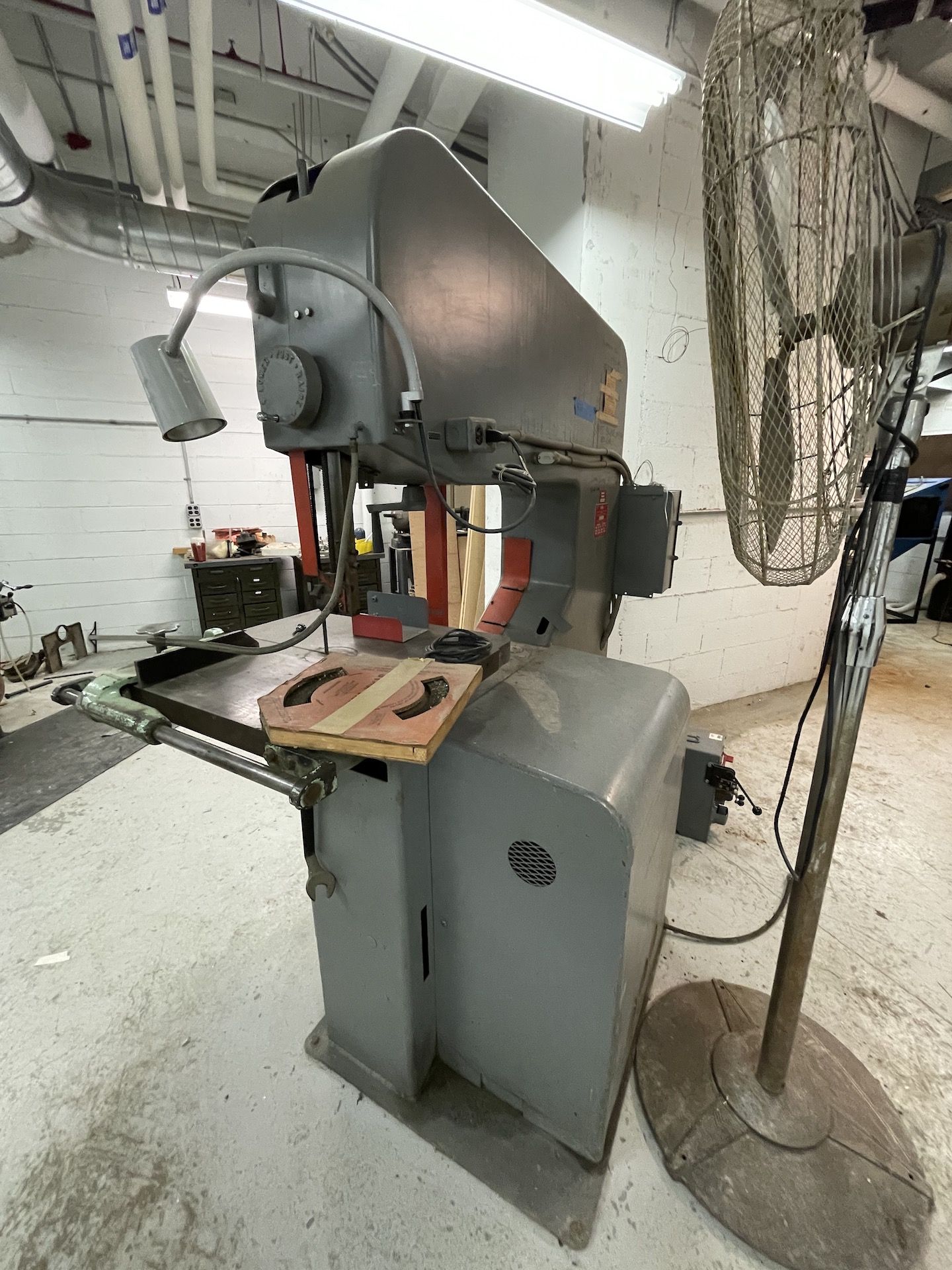 DOALL CONTOUR MACHINE/SAW, MODEL 3613-0, S/N 278-74533, INCLUDES DOALL WELDER, MODEL DBW-15, S/N - Image 4 of 13