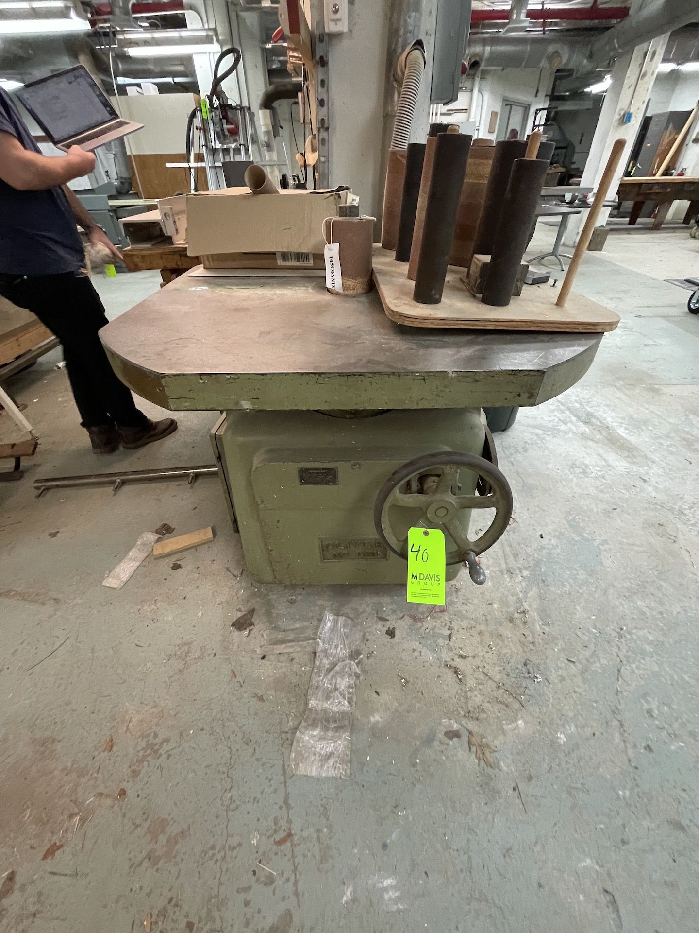 OLIVER SANDER, MODEL 381D, S/N 80854 (Non-Negotiable Rigging, Packaging and Loading Fee: $100)