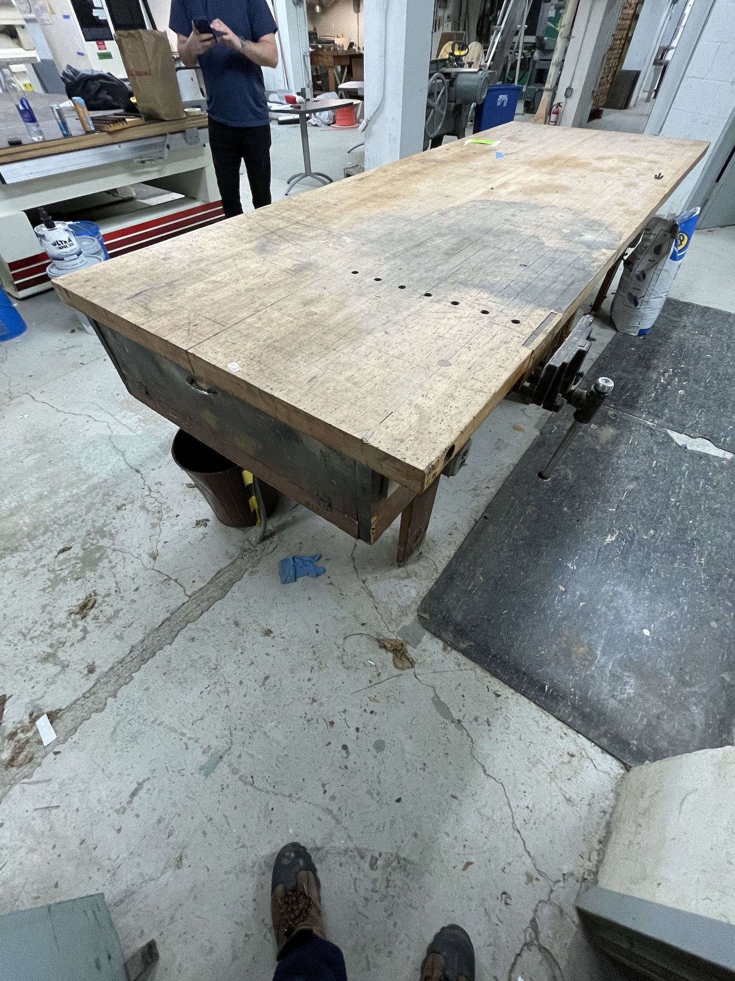 WOODSHOP TABLE WITH VICE ATTACHED, APPX DIMENSIONS 121''L x 46''W (Non-Negotiable Rigging, Packaging - Image 4 of 4