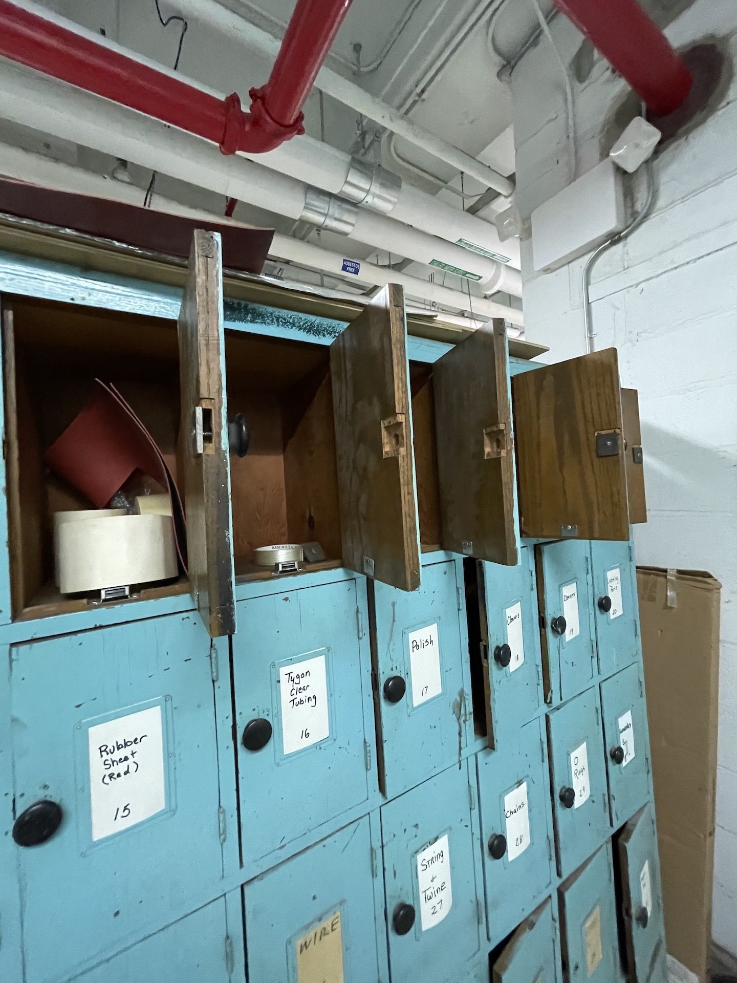 MACHINE & WOOD SHOP 50-COMPARTMENT STORAGE CABINET, DOORS OF CABINET MADE OF OAK, INCLUDES - Image 6 of 31