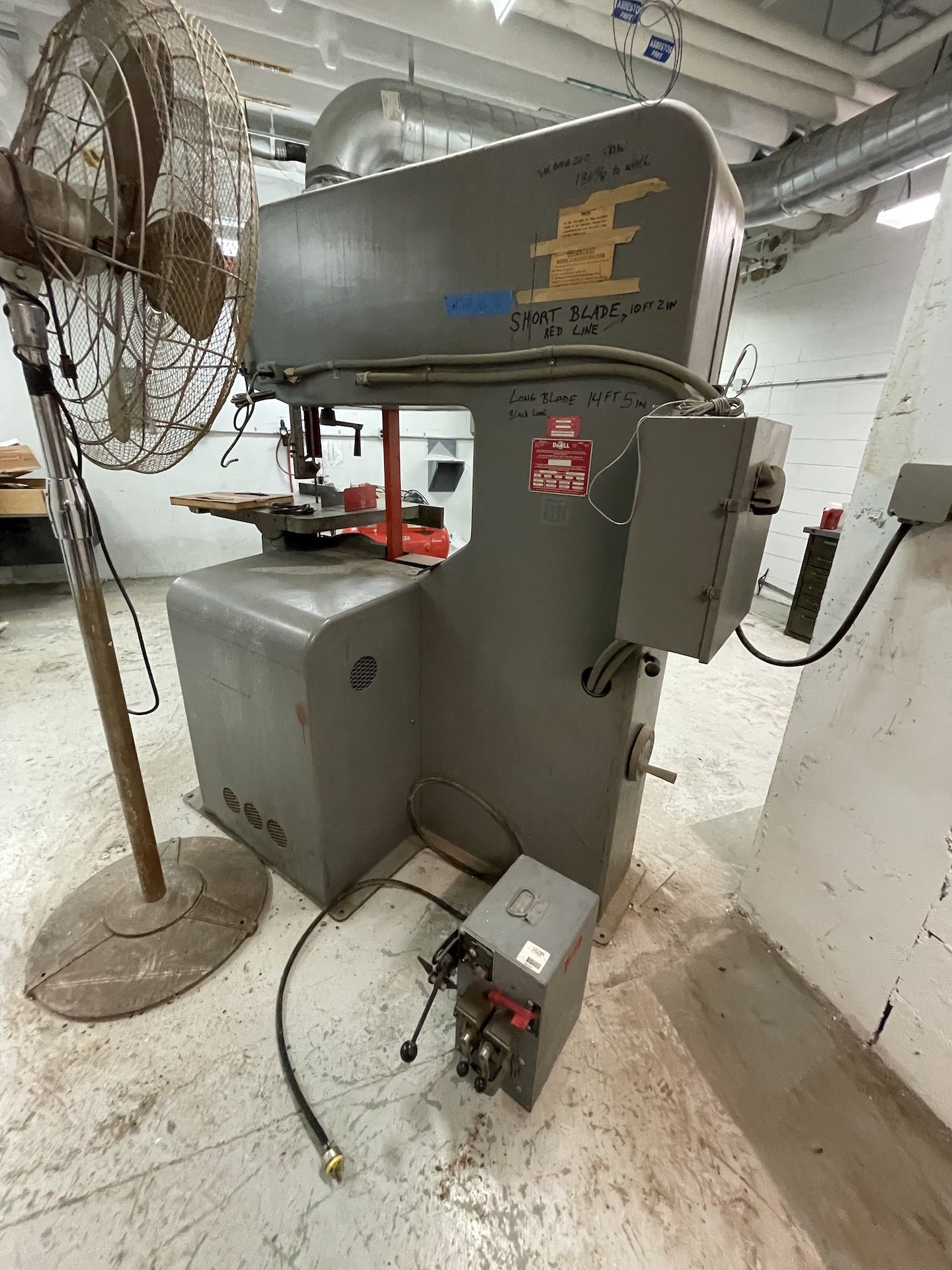 DOALL CONTOUR MACHINE/SAW, MODEL 3613-0, S/N 278-74533, INCLUDES DOALL WELDER, MODEL DBW-15, S/N - Image 5 of 13