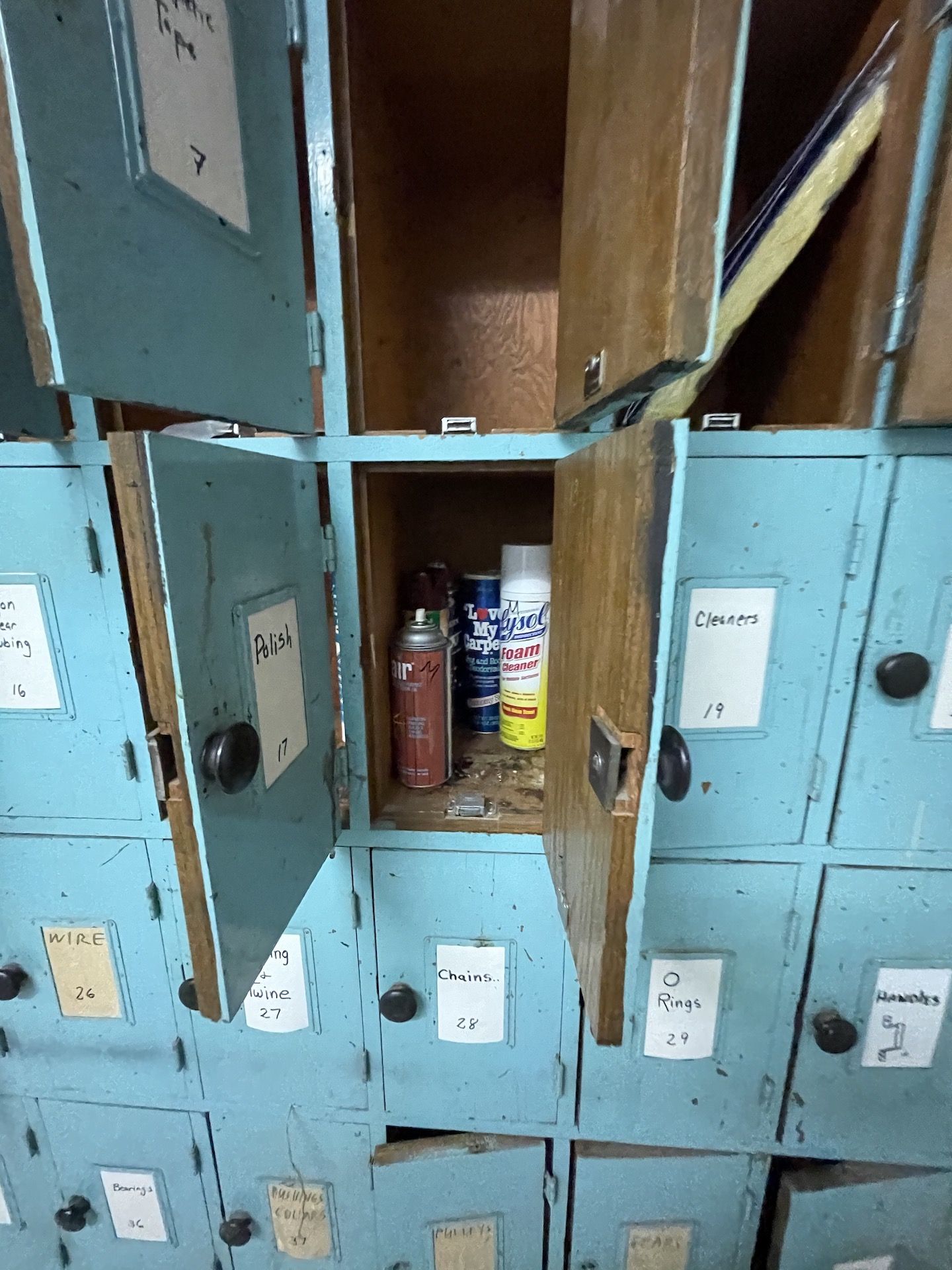 MACHINE & WOOD SHOP 50-COMPARTMENT STORAGE CABINET, DOORS OF CABINET MADE OF OAK, INCLUDES - Image 20 of 31