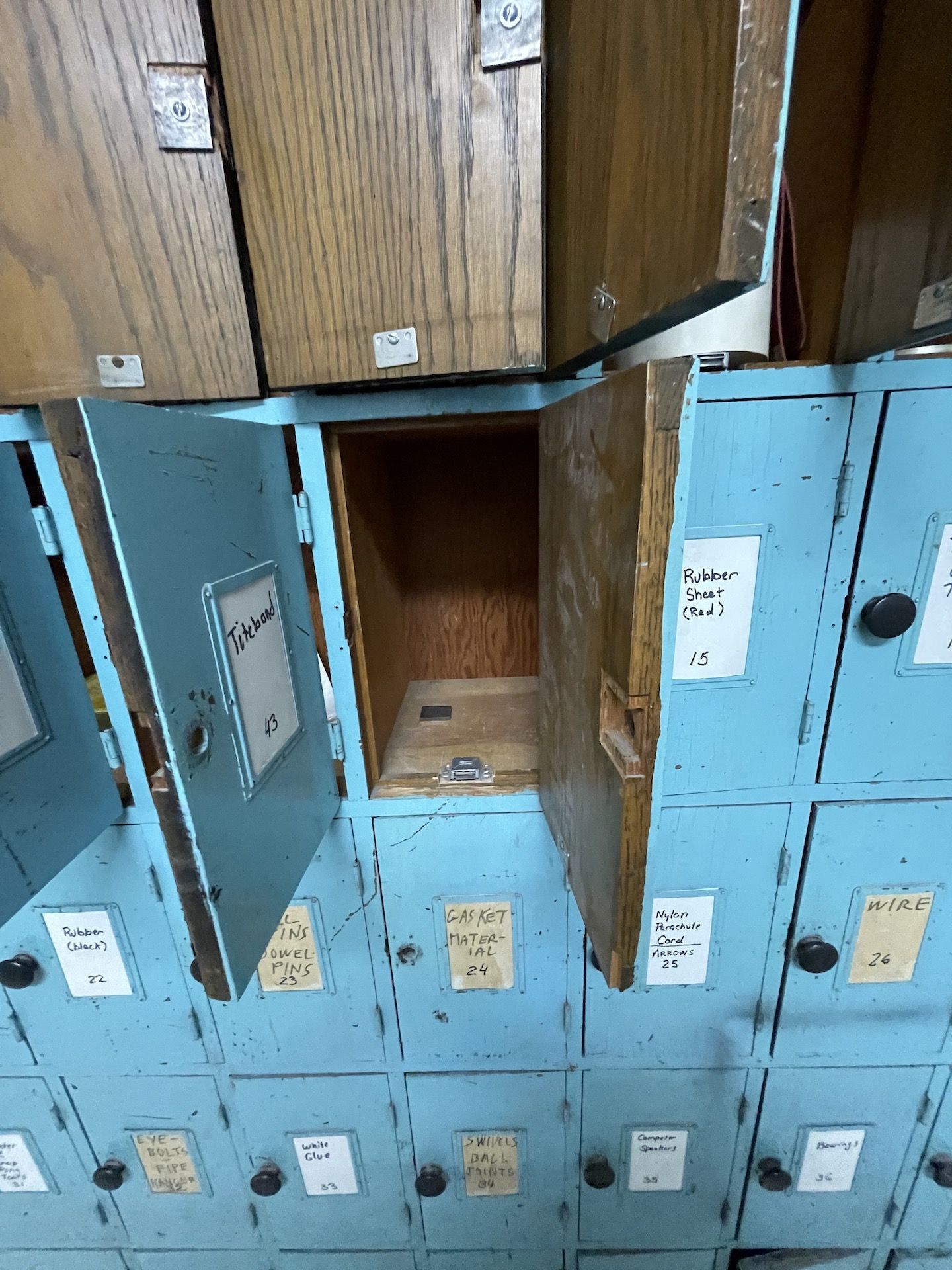 MACHINE & WOOD SHOP 50-COMPARTMENT STORAGE CABINET, DOORS OF CABINET MADE OF OAK, INCLUDES - Image 16 of 31