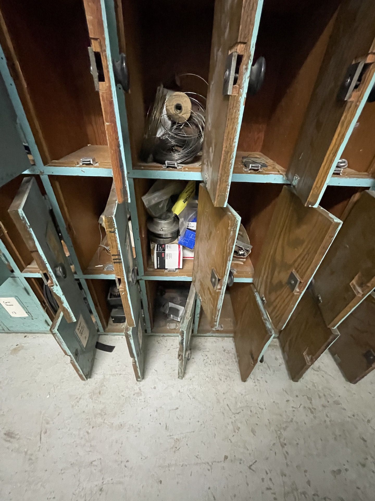 MACHINE & WOOD SHOP 50-COMPARTMENT STORAGE CABINET, DOORS OF CABINET MADE OF OAK, INCLUDES - Image 25 of 31