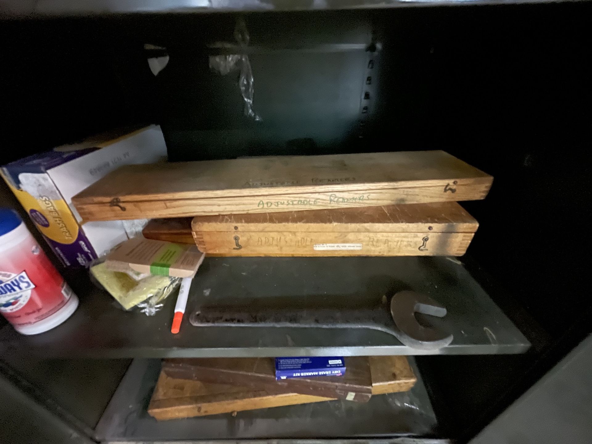 (3) CABINETS WITH CONTENTS, INCLUDING ASSORTED DIES, CUTTERS, TOOLING, REAMERS, TAPS AND MORE (Non- - Image 11 of 17