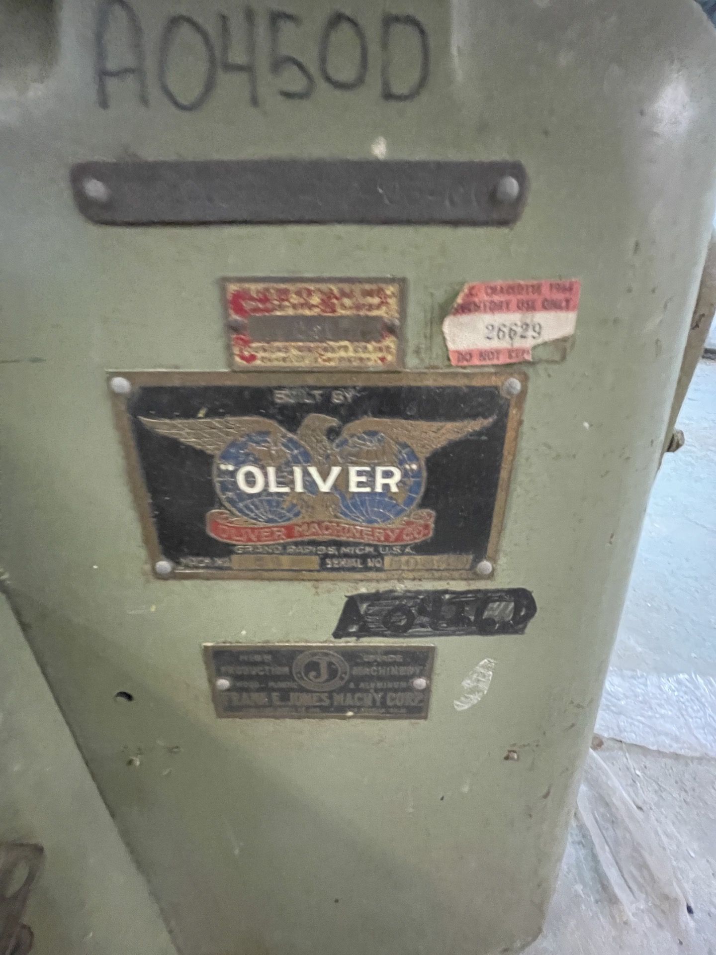 OLIVER SANDER, MODEL 381D, S/N 80854 (Non-Negotiable Rigging, Packaging and Loading Fee: $100) - Image 4 of 8