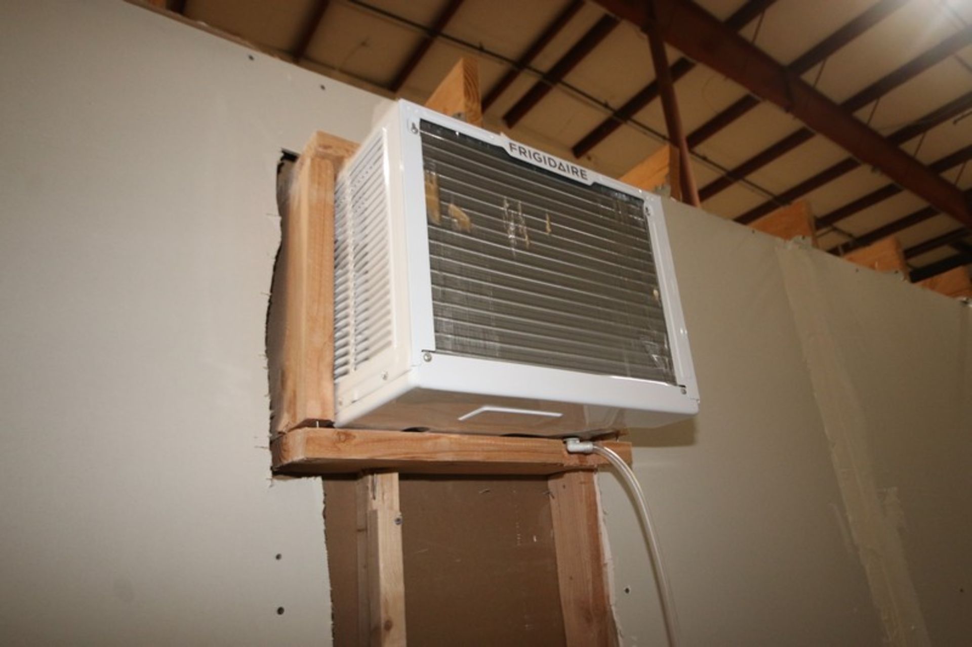 (3) Wall Mounted Air Conditioning Units, Manuf. By Frigidaire (LOCATED IN LAS VEGAS, NV) - Image 3 of 8