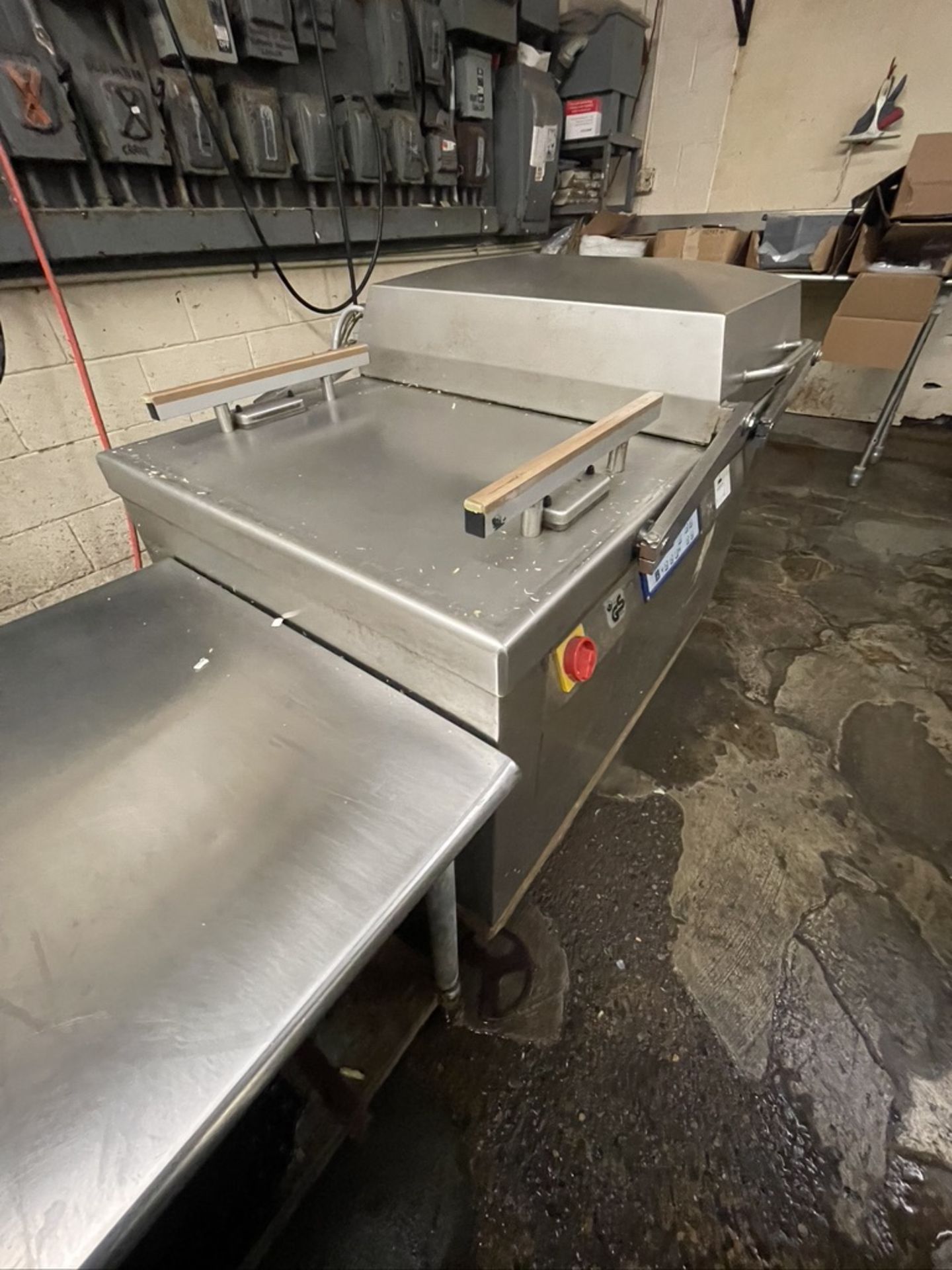 MULTIVAC CHAMBER SEALER, MODEL C450,S/N 105643, CHAMBER APPROX. 26" X 22", ONBOARD VACUUM PUMP, - Image 9 of 23