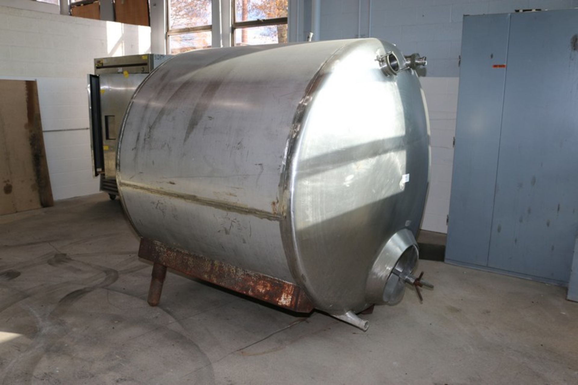 Aprox. 1,000 Gal. S/S Single Wall Horizontal Tank,Internal Tank Dims.: Aprox. 60" L x 72" Dia. (