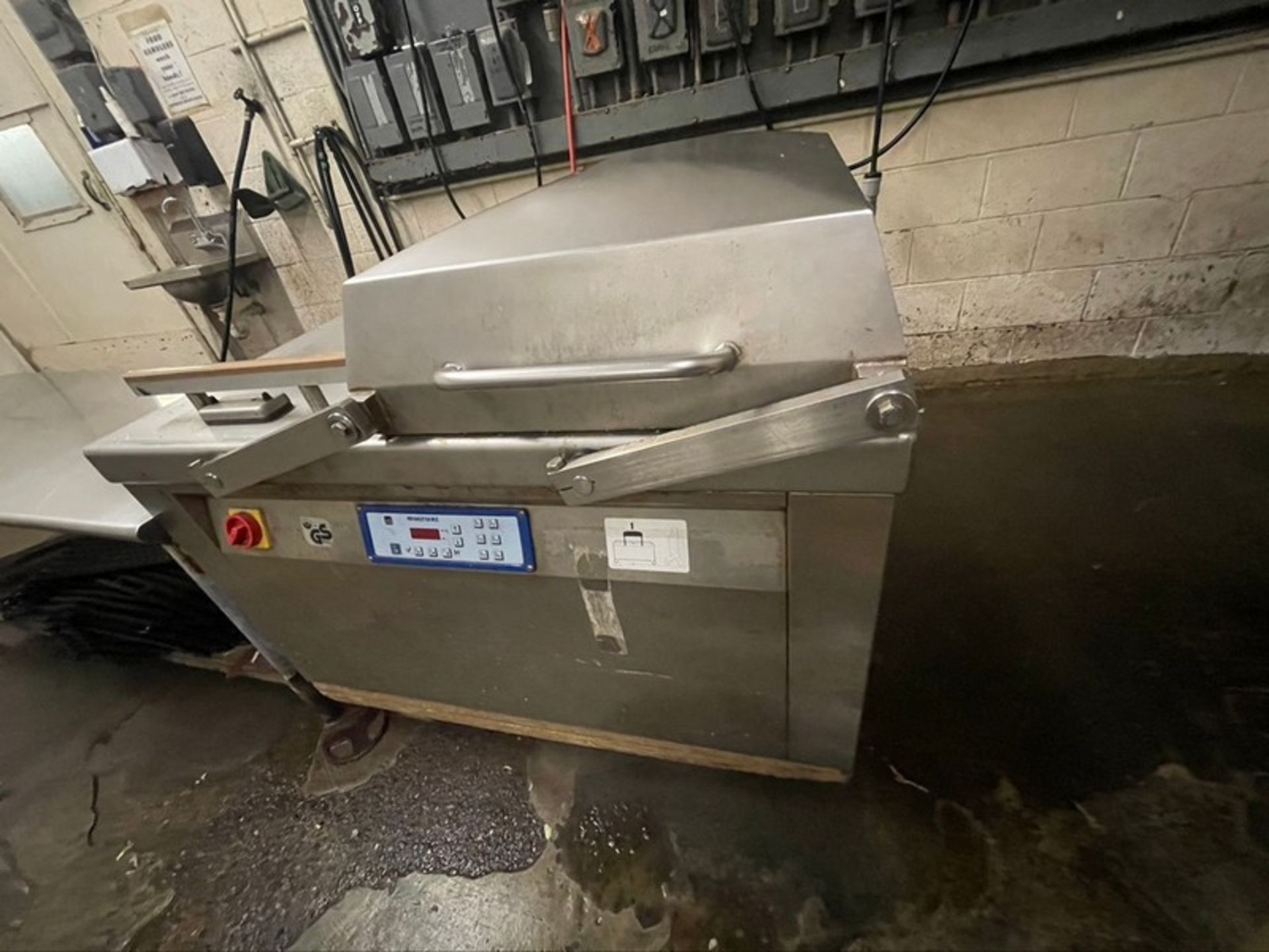 MULTIVAC CHAMBER SEALER, MODEL C450,S/N 105643, CHAMBER APPROX. 26" X 22", ONBOARD VACUUM PUMP, - Image 7 of 23