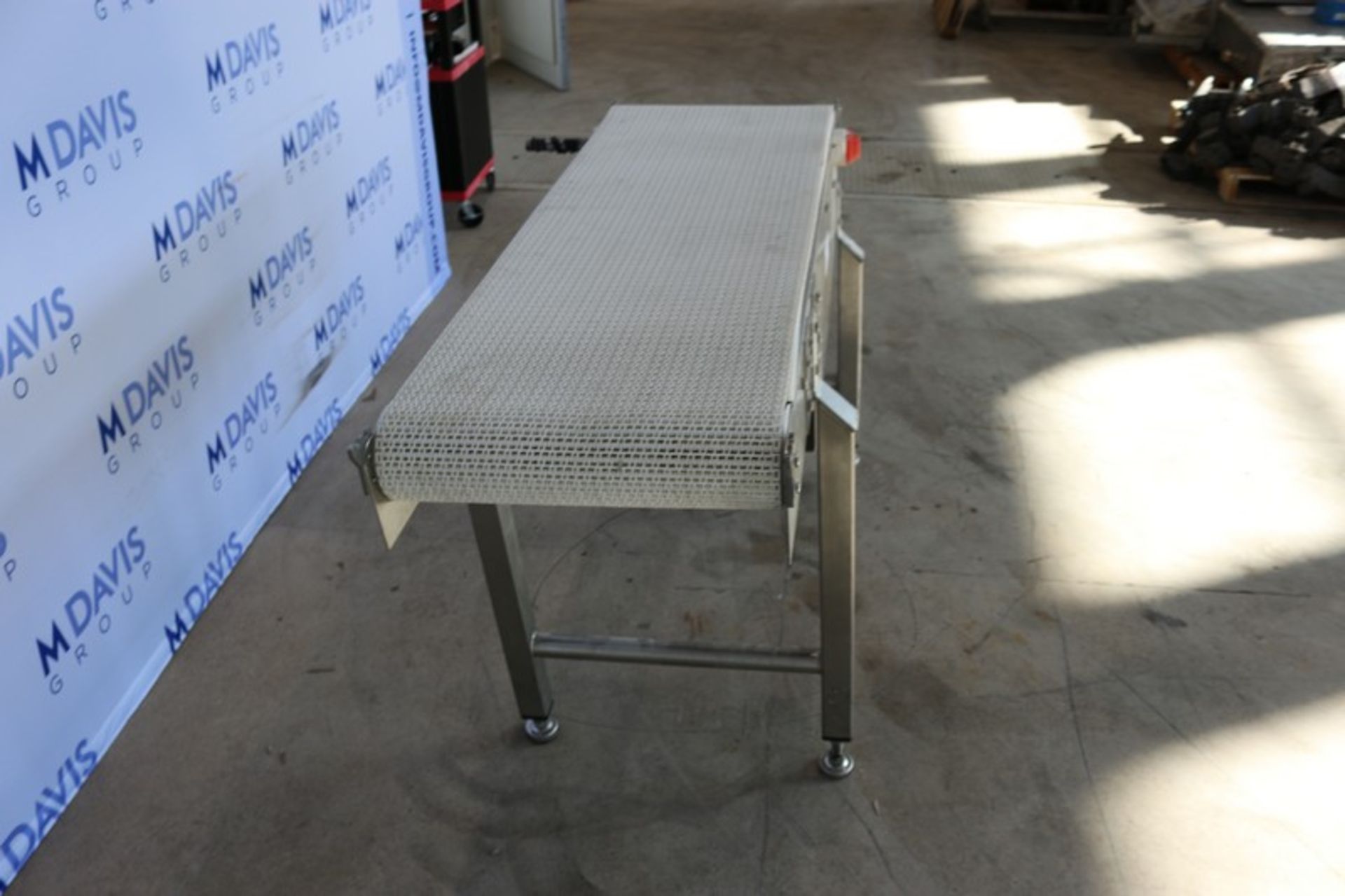 Straight Section of S/S Conveyor,with White Interlock Belt, Aprox. 55" L x 18" H Belt, Mounted on - Bild 4 aus 8