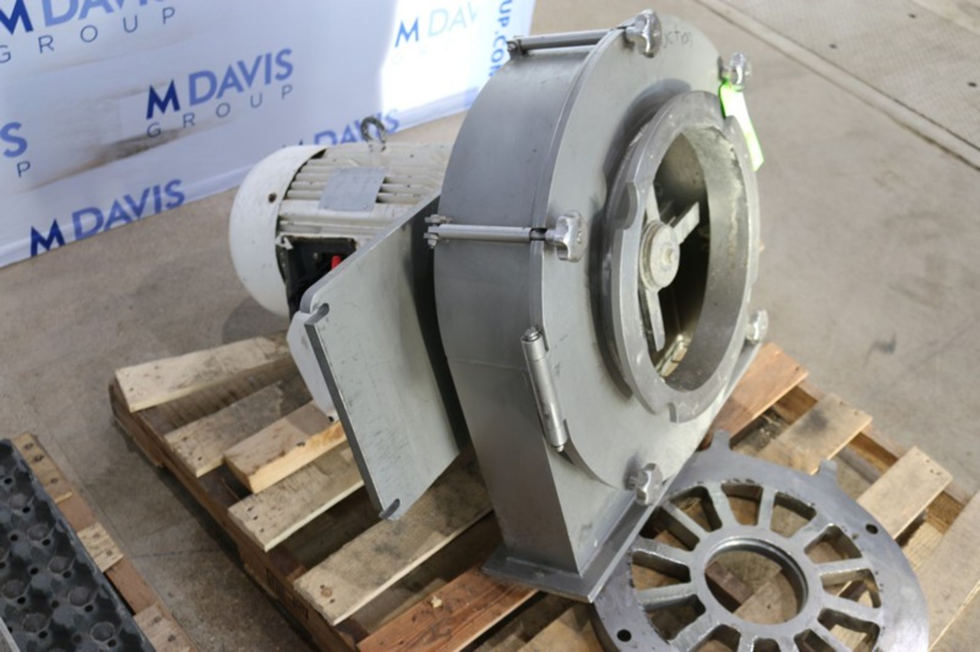 20 hp S/S Destruction Unit,with Leeson 1765 RPM Motor, with S/S Chute, with Spare S/S Blades (INV# - Image 9 of 18