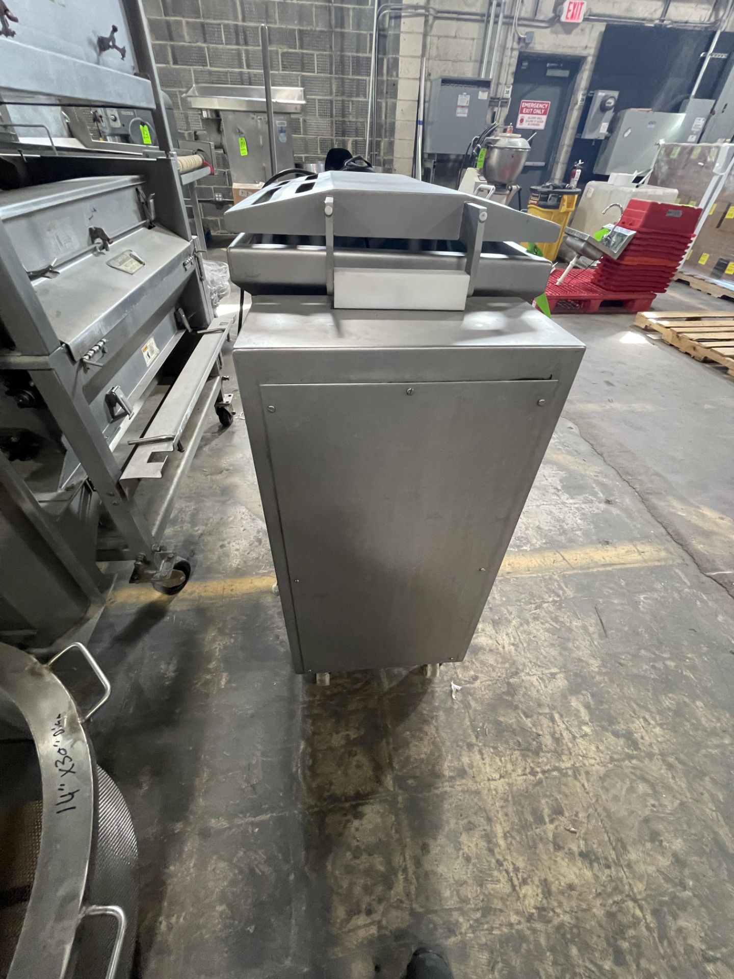 KOCH 5-CUBIC FOOT TILTING PADDLE BLENDER, MODEL A-150, S/N 1098 7-01, PORTABLE UNIT MOUNTED ON - Image 3 of 18