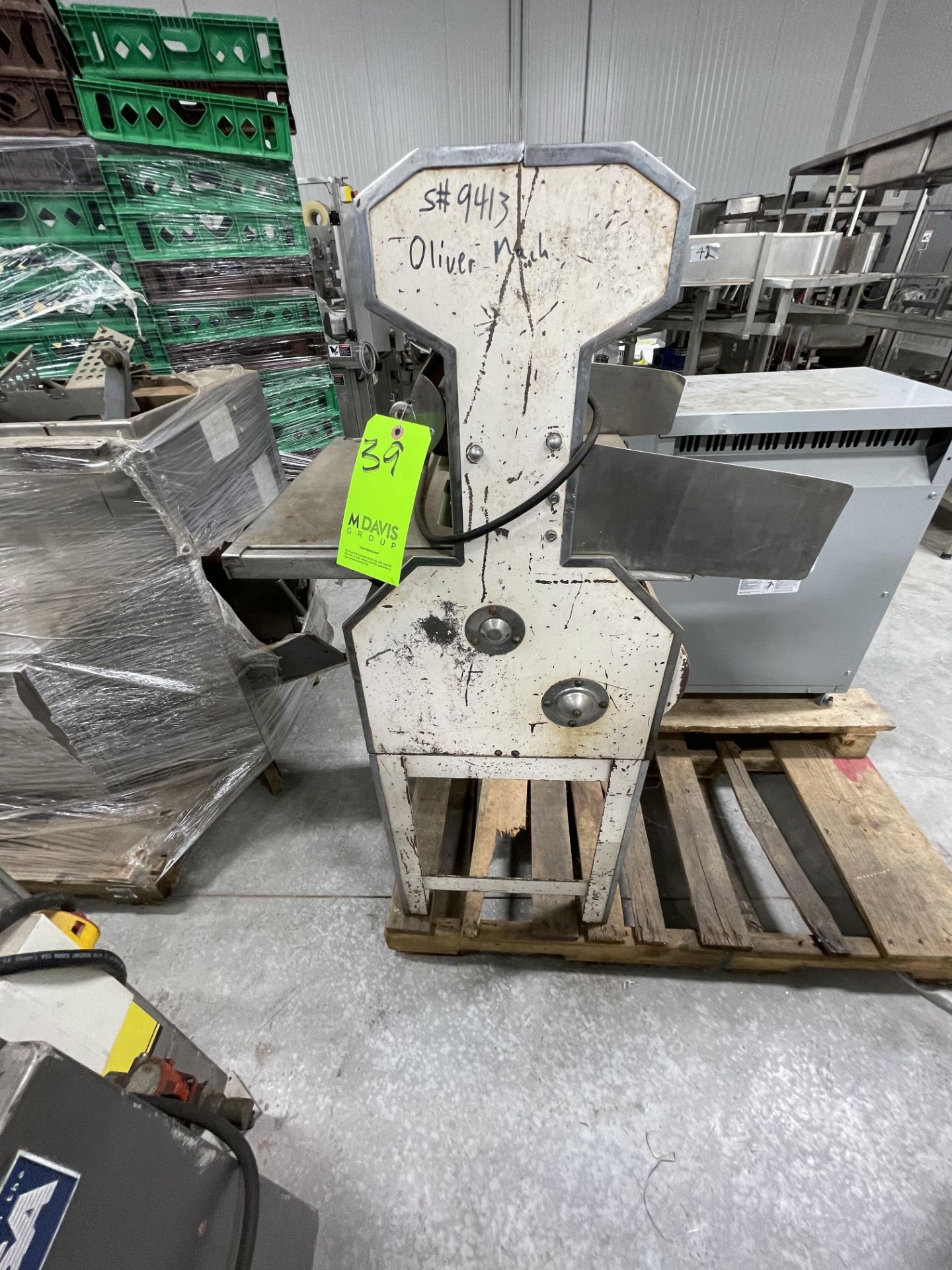 OLIVER BREAD SLICER, S/N 69413 (RIGGING, LOADING, SITE MANAGEMENT FEE $25)