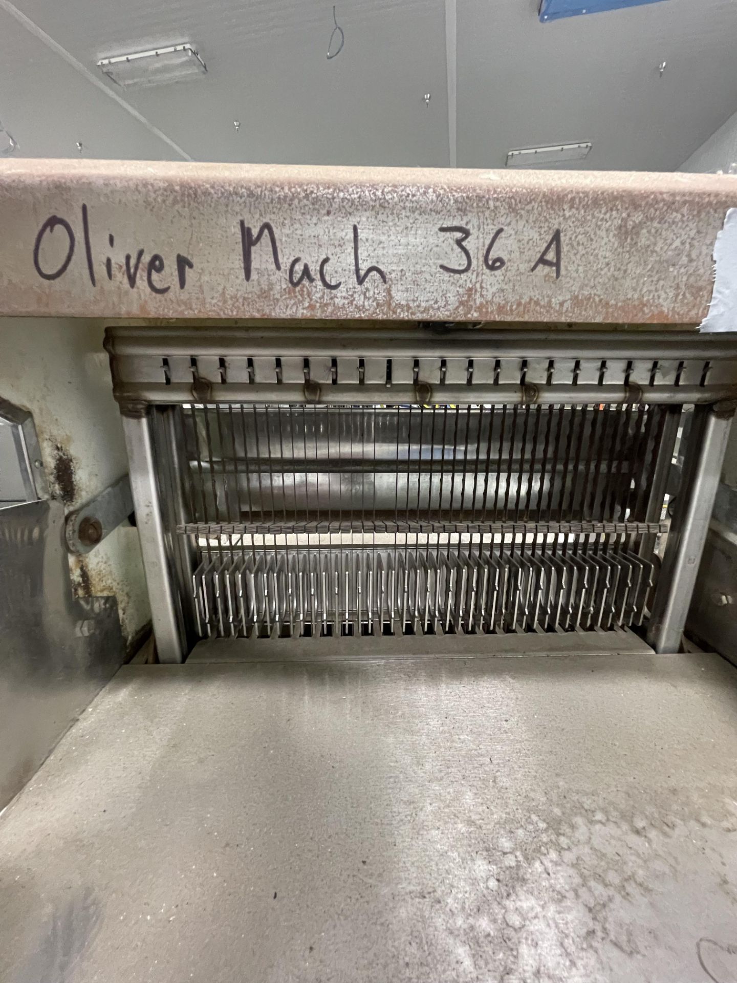 OLIVER BREAD SLICER, MODEL 777, S/N 113860, 1/2-HP, 1 PHASE (RIGGING, LOADING, SITE MANAGEMENT FEE - Image 4 of 7