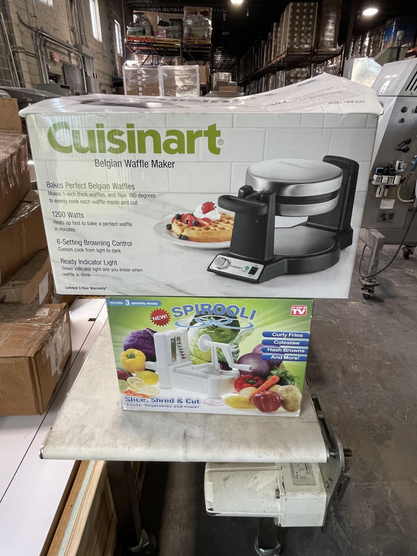 ASSORTED KITCHEN APPLIANCES INCLUDING: CUISINEART BELGIAN WAFFLE MAKER, MODEL FWM-25PC SERIES, AND