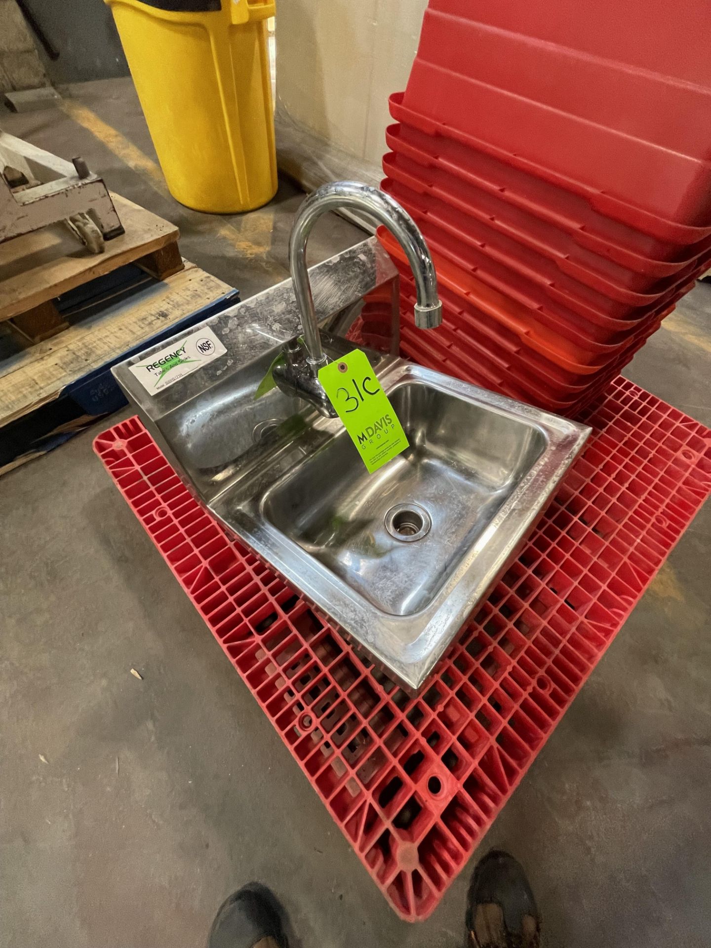 SINGLE BOWL S/S SINK (RIGGING, LOADING, SITE MANAGEMENT FEE $10) - Image 2 of 3