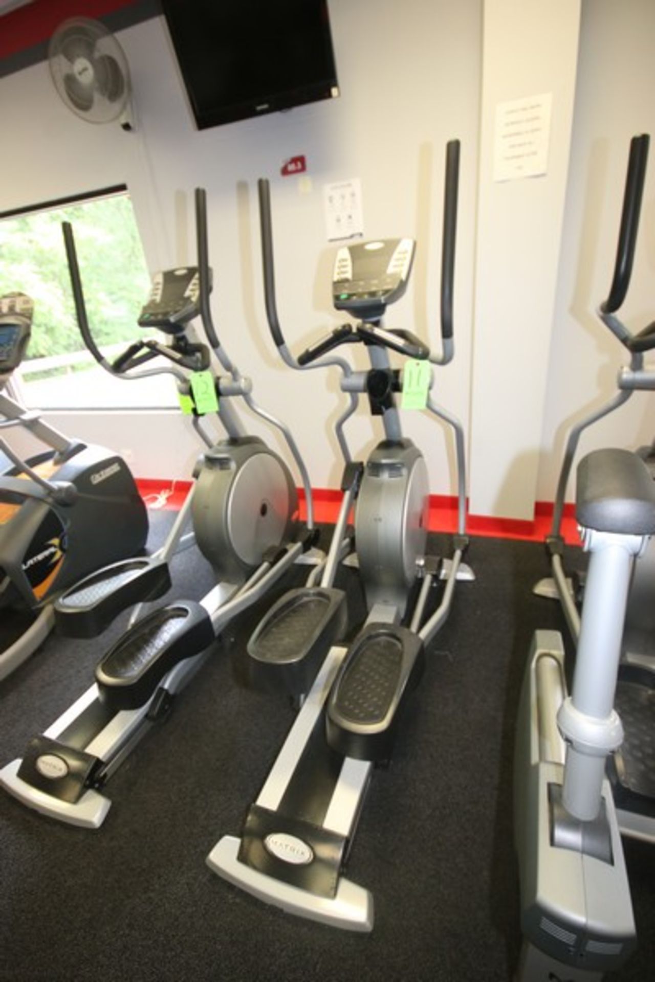 Matrix Elliptical, Overall Dims.: Aprox. 75" L x 31" W x 72" H (LOCATED @ 2800 GOLDEN MILE HWY, - Image 2 of 5