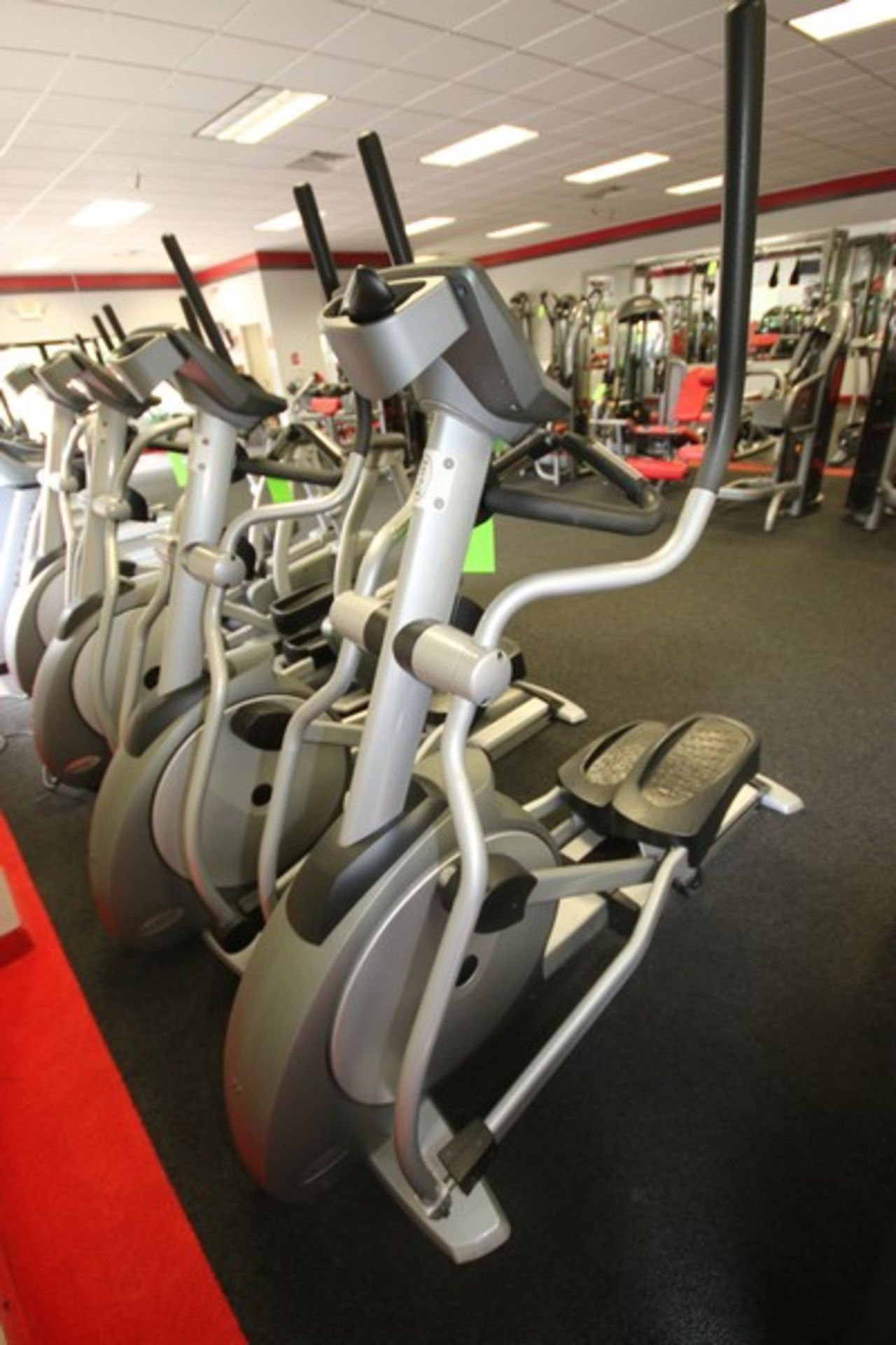 Matrix Elliptical, Overall Dims.: Aprox. 75" L x 31" W x 72" H (LOCATED @ 2800 GOLDEN MILE HWY, - Image 4 of 7