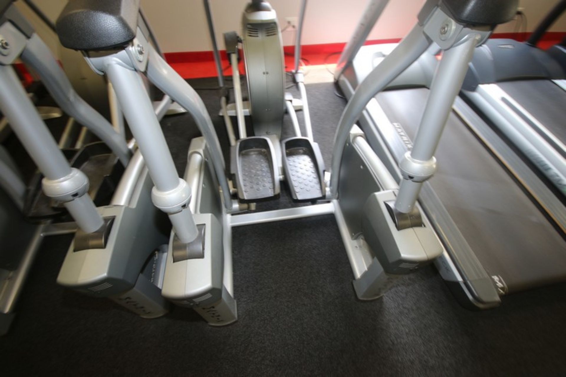 Matrix Elliptical, Oveall Dims.: Aprox. 77" L x 33-1/2" W x 68" H (LOCATED @ 2800 GOLDEN MILE HWY, - Image 3 of 7