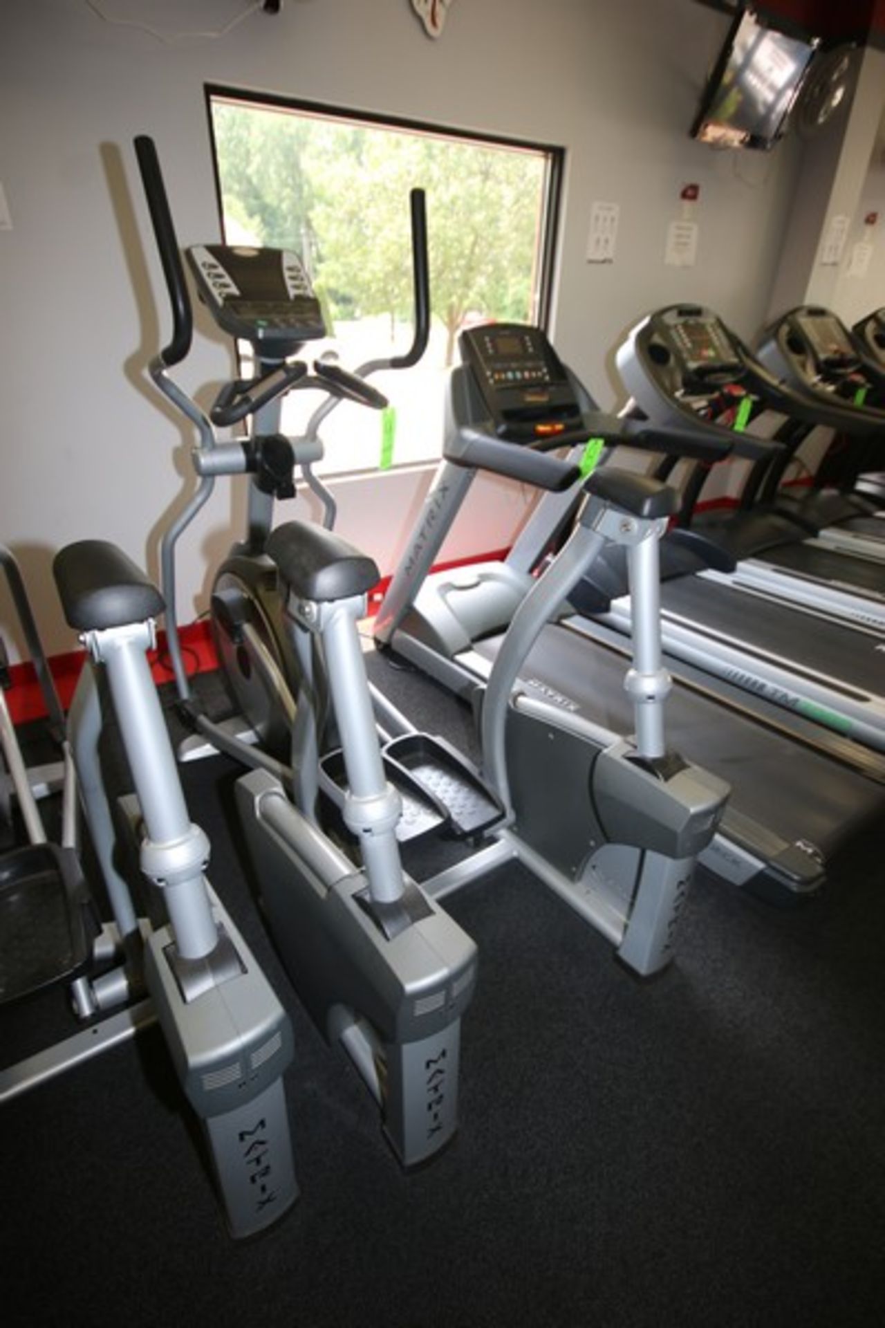 Matrix Elliptical, Oveall Dims.: Aprox. 77" L x 33-1/2" W x 68" H (LOCATED @ 2800 GOLDEN MILE HWY, - Image 2 of 7