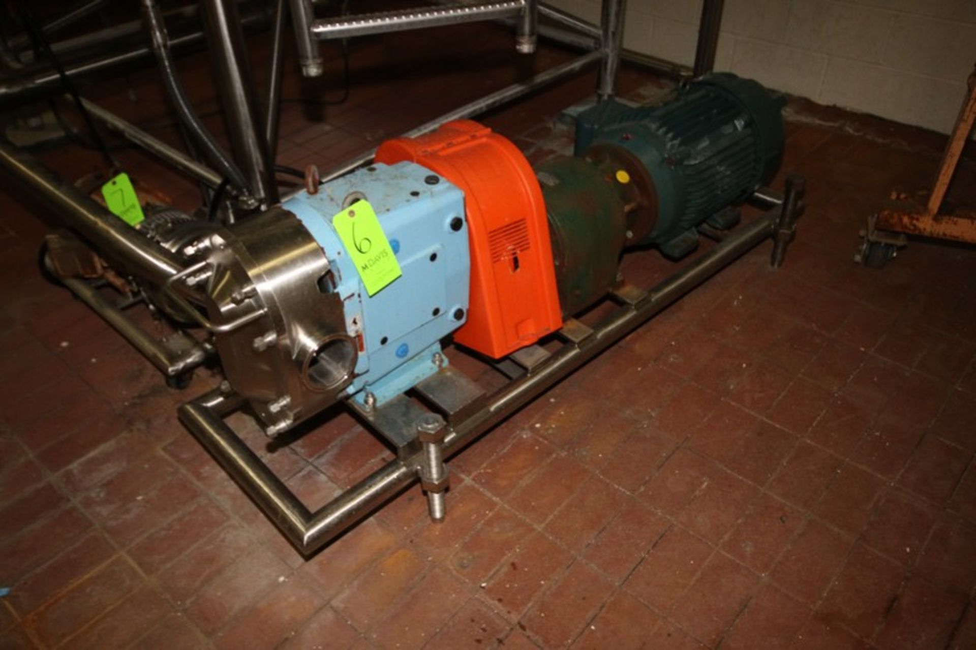 2014 SPX 25 hp Positive Displacement Pump, M/N 220 UL, S/N 1000002965233, with Aprox. 4" Clamp