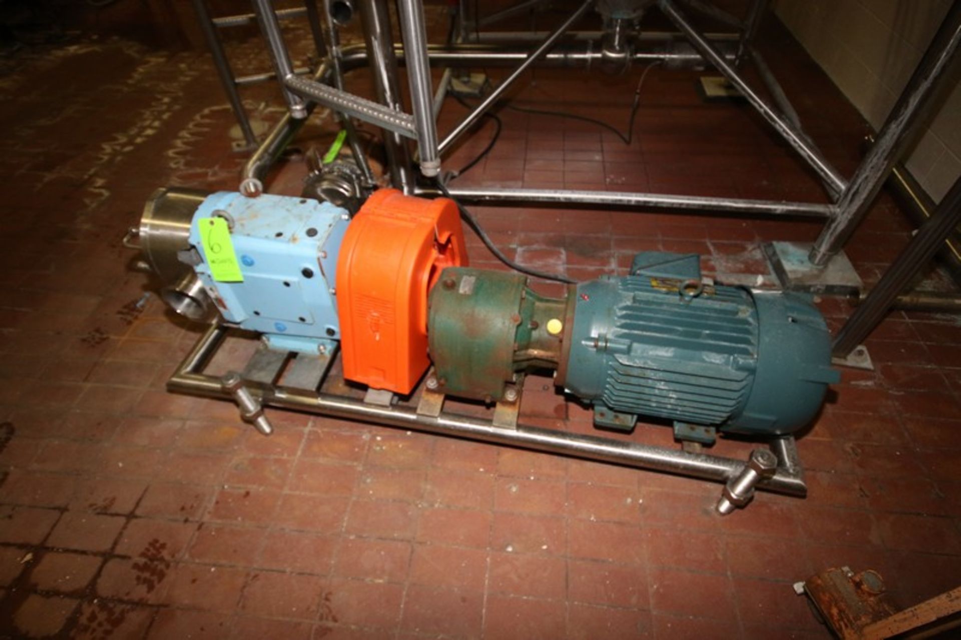 2014 SPX 25 hp Positive Displacement Pump, M/N 220 UL, S/N 1000002965233, with Aprox. 4" Clamp - Image 4 of 6