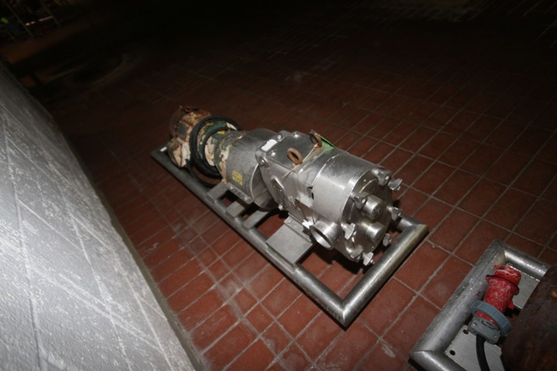 Waukesha Cherry Burrell 5 hp Positive Displacement Pump, M/N 130, S/N 186918 96, with Aprox. 3" - Bild 3 aus 5