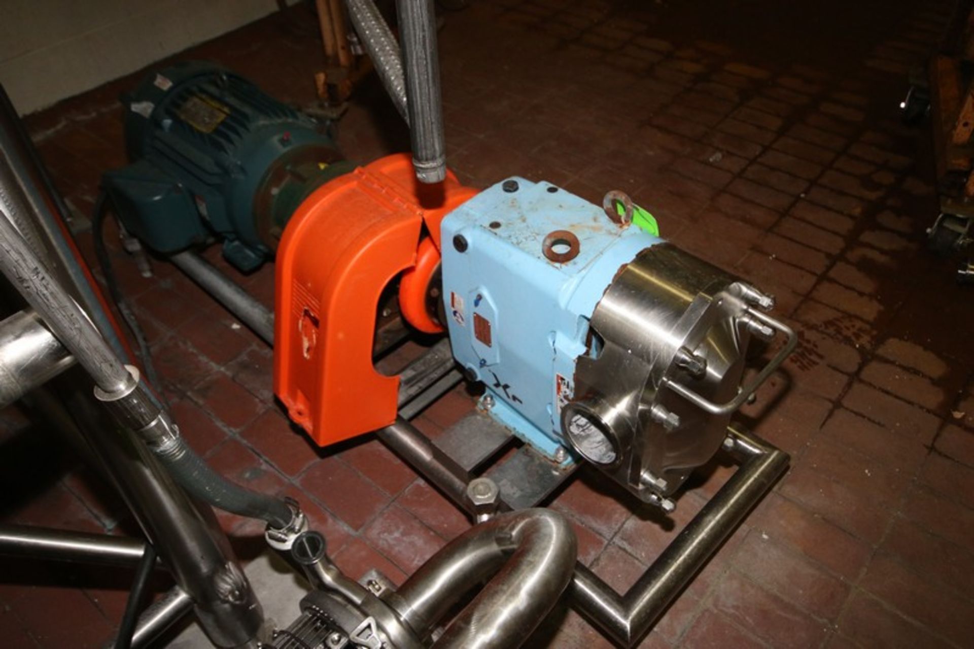 2014 SPX 25 hp Positive Displacement Pump, M/N 220 UL, S/N 1000002965233, with Aprox. 4" Clamp - Image 2 of 6