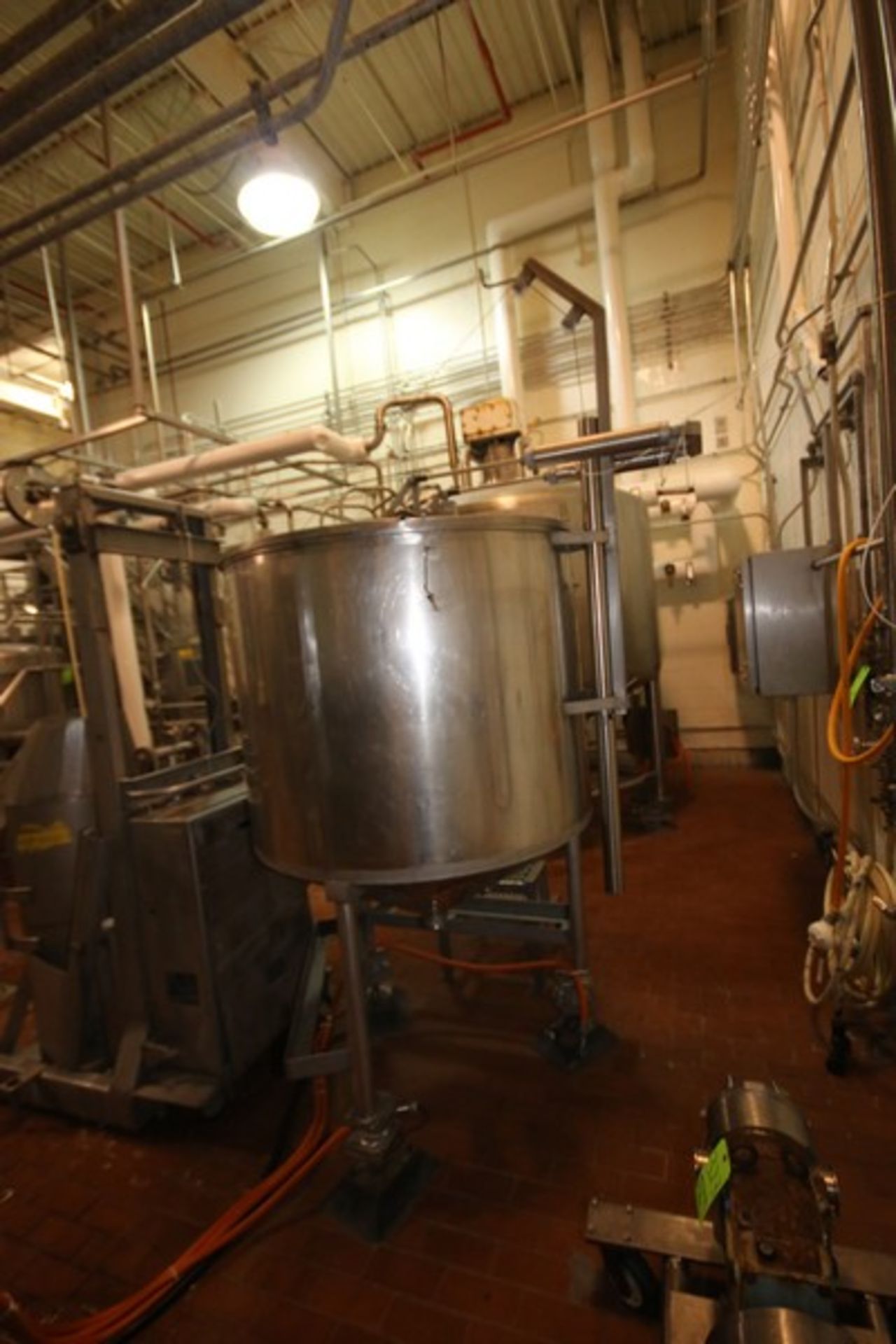 250 Gal. S/S Single Wall Vertical Tank, Internal Dims.: Aprox. 36" Tall x 48" Dia., with Cylinder - Image 3 of 10