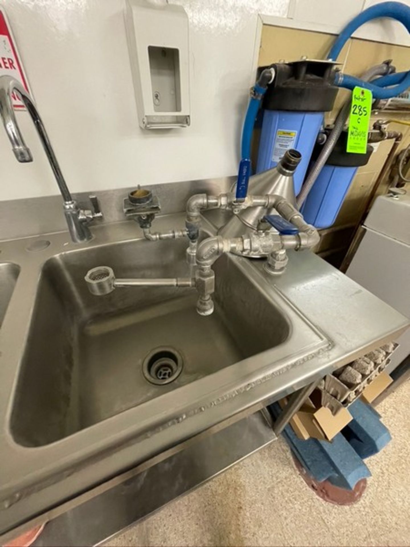 3-COMPARTMENT S/S SINK WITH WATERSAVOR SPRAY SYSTEM, 2 FAUCETS, GAS BURNER FOR BUNSON BURNER, - Image 6 of 11