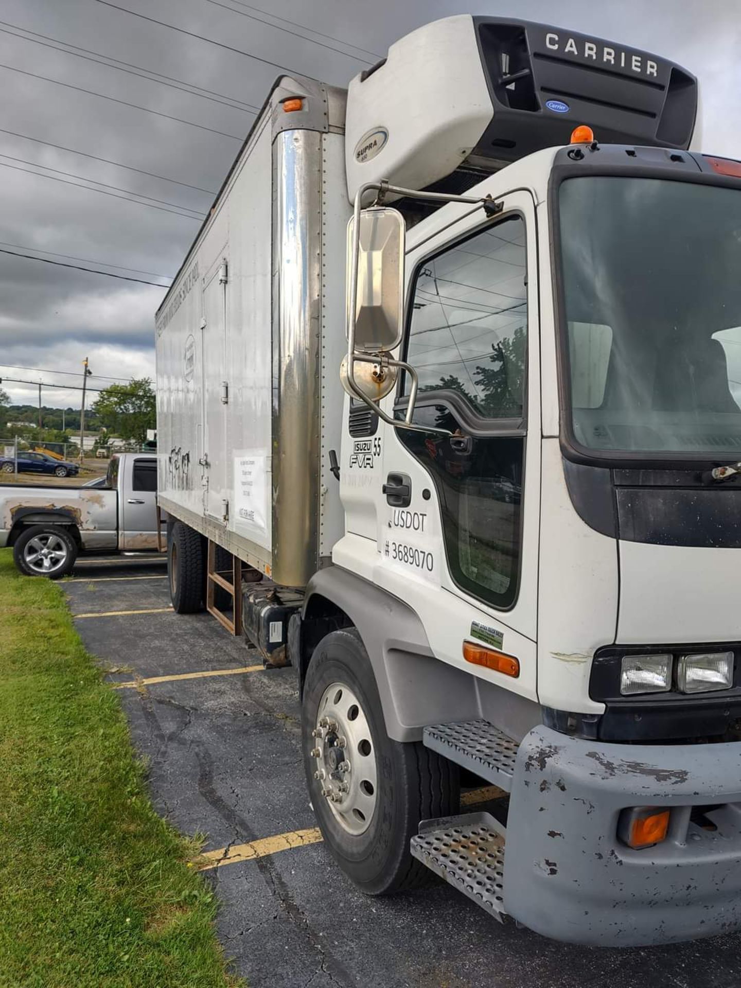 2005 IZUZU TK REFRIGERATED BOX TRUCK, MODEL T7F0042-FVR, ID# 4GTM7f1305F700743, 397,954 MILES, GVW - Image 3 of 8